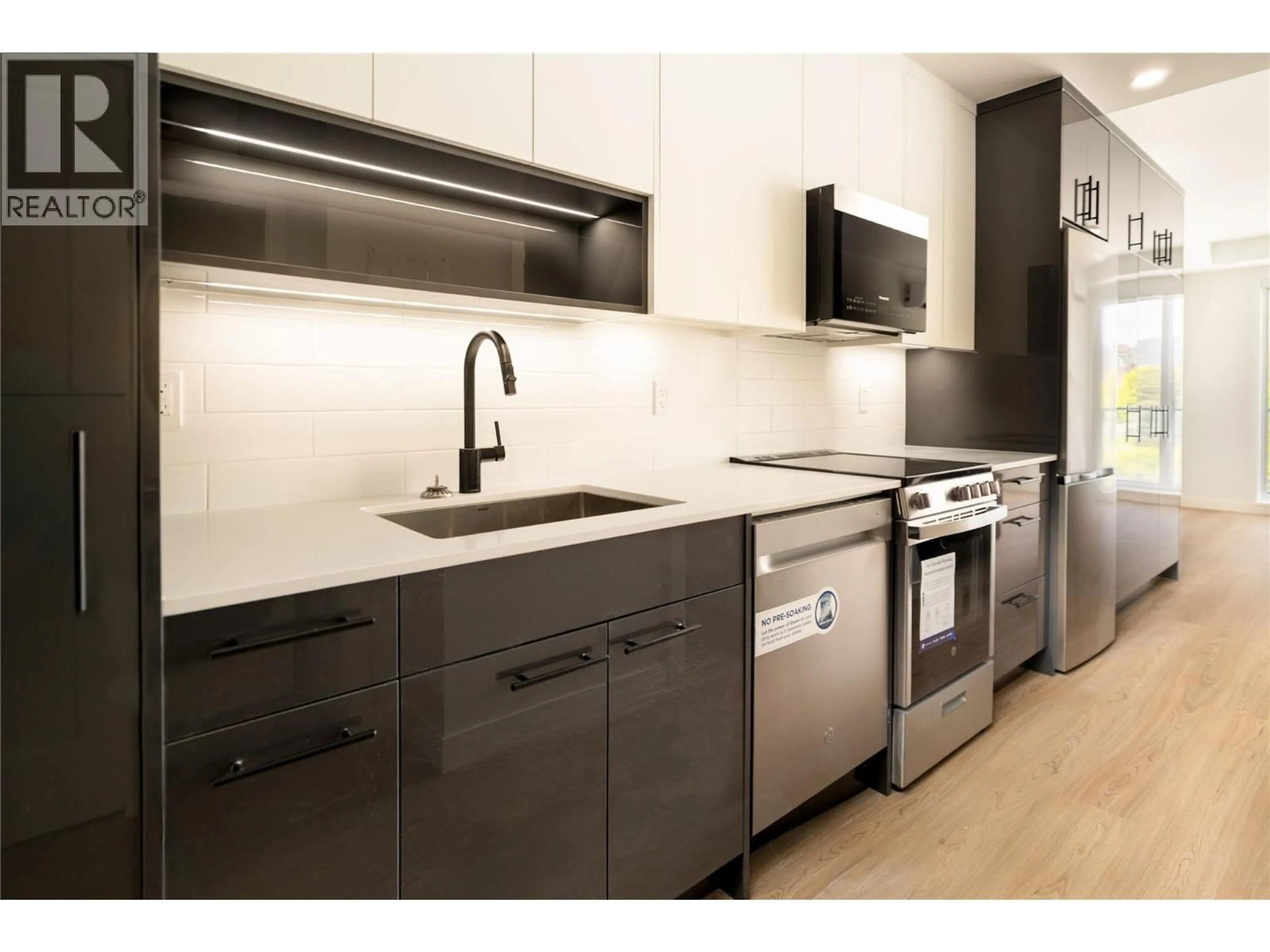 Standard kitchen, unknown for 415 - 1380 PRIDHAM AVENUE, Kelowna British Columbia V1Y6B5