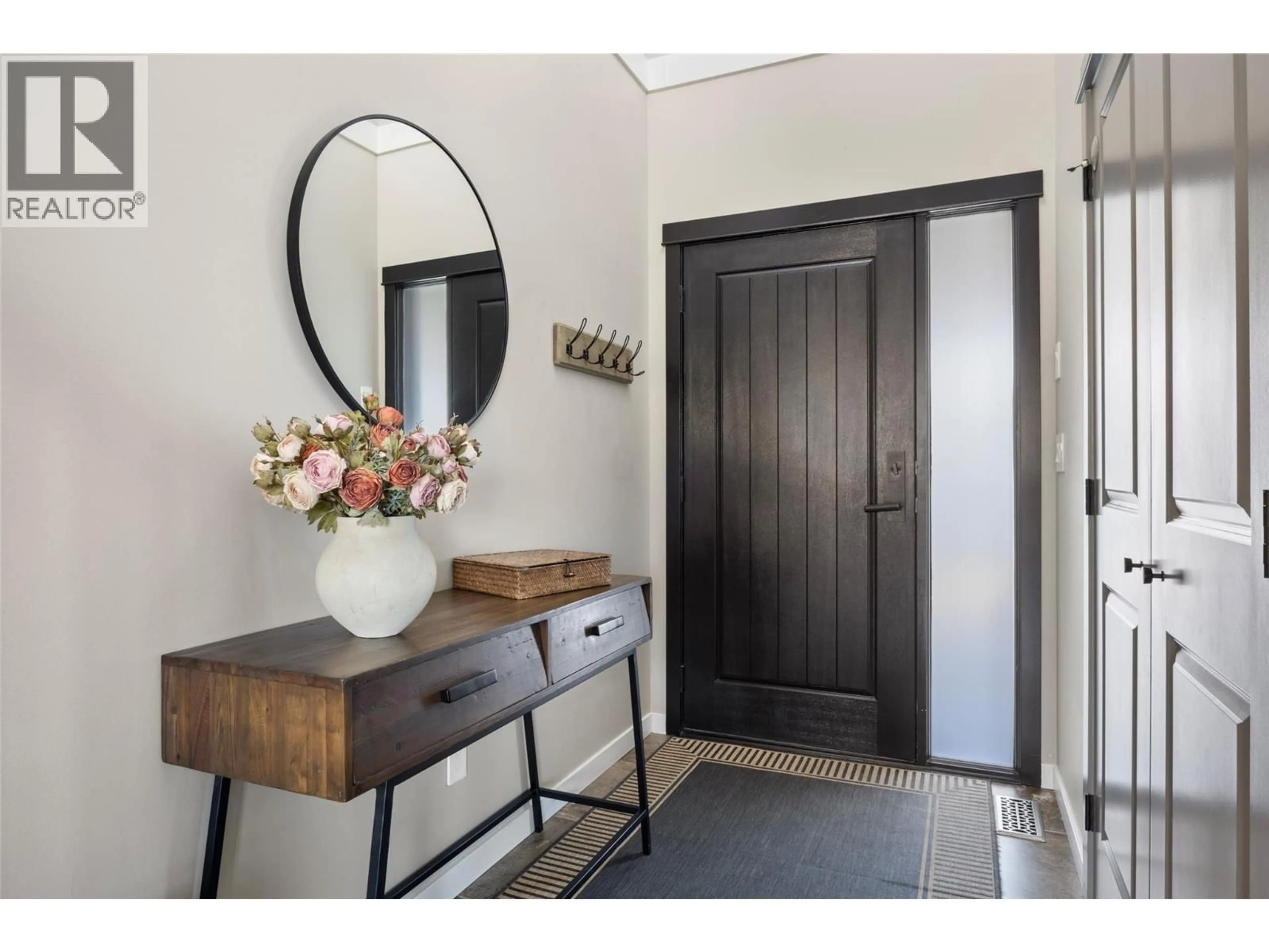 Indoor entryway for 8763 BADGER DRIVE, Kamloops British Columbia V2C0B2