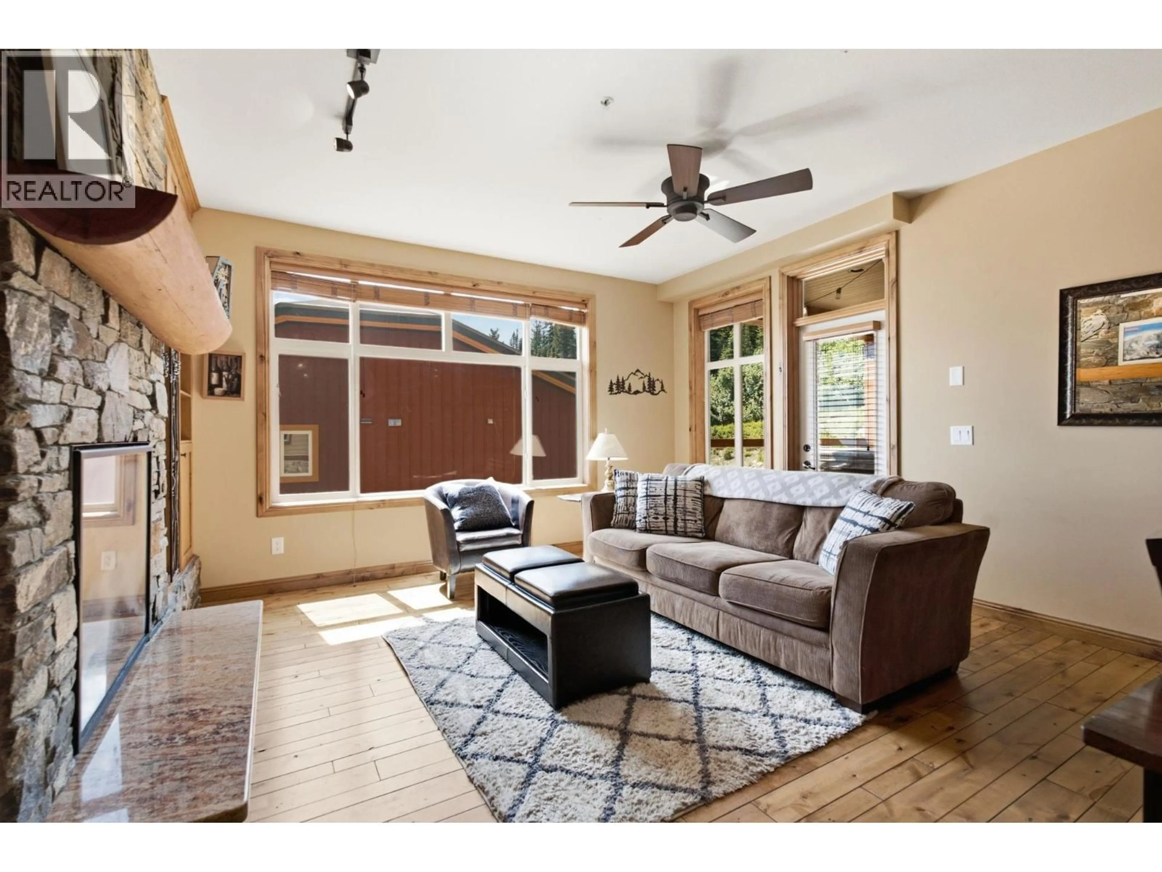 Living room with furniture, unknown for 309 - 7700 PORCUPINE ROAD, Big White British Columbia V1P1T4