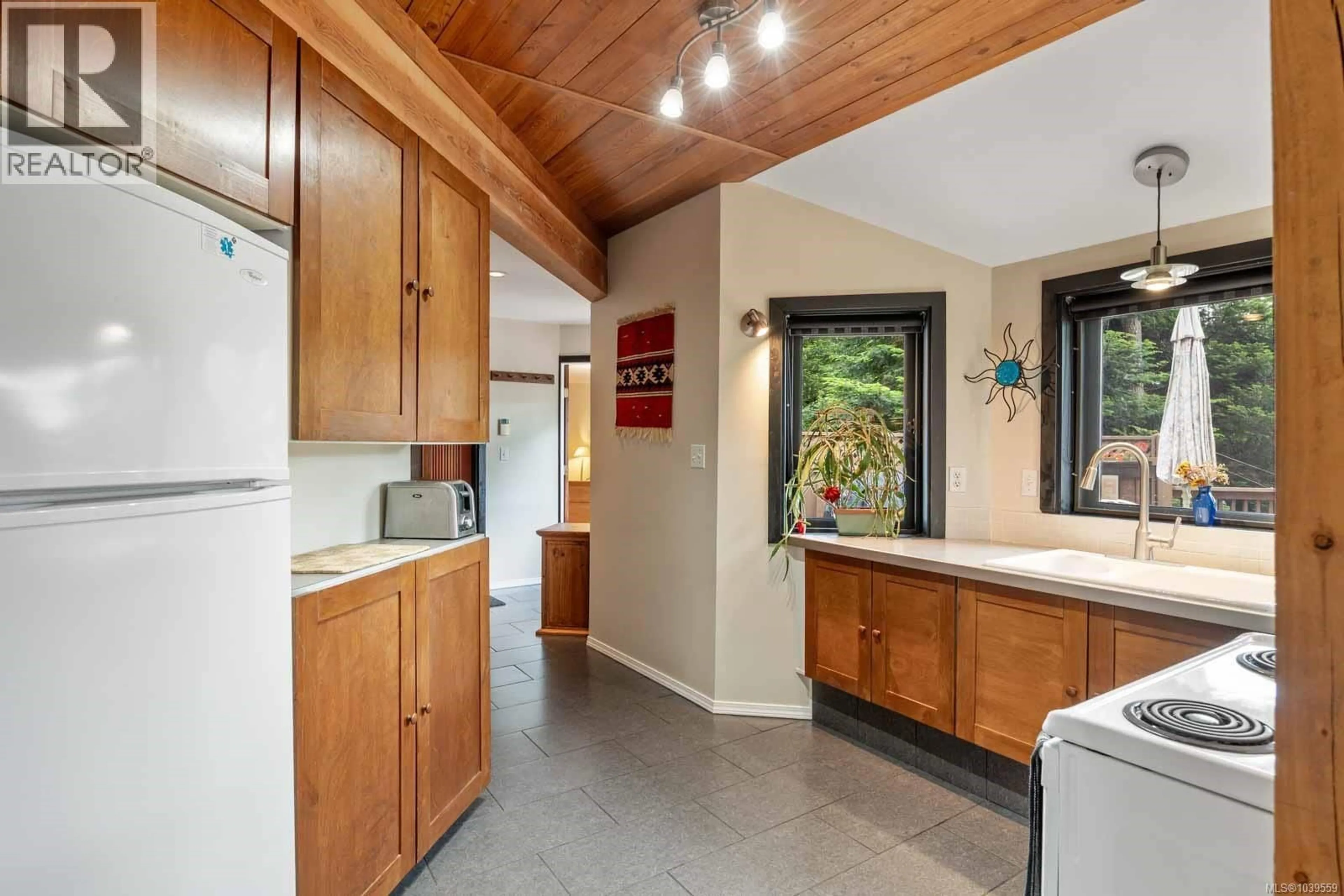 Standard kitchen, unknown for 7727 TOZER ROAD, Fanny Bay British Columbia V0R1W0