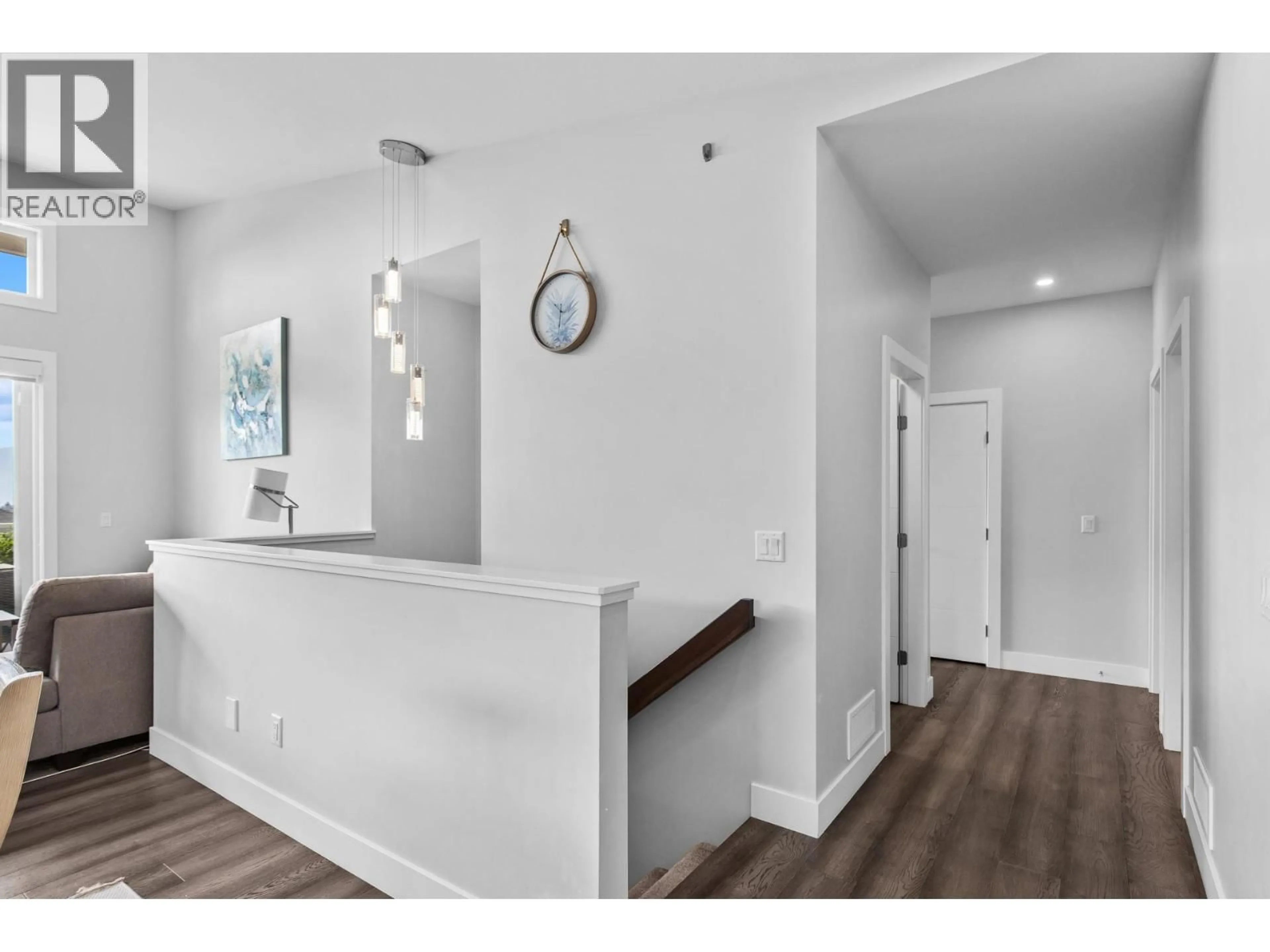 Indoor entryway for 2562 CROWN CREST DRIVE, West Kelowna British Columbia V4T3K4