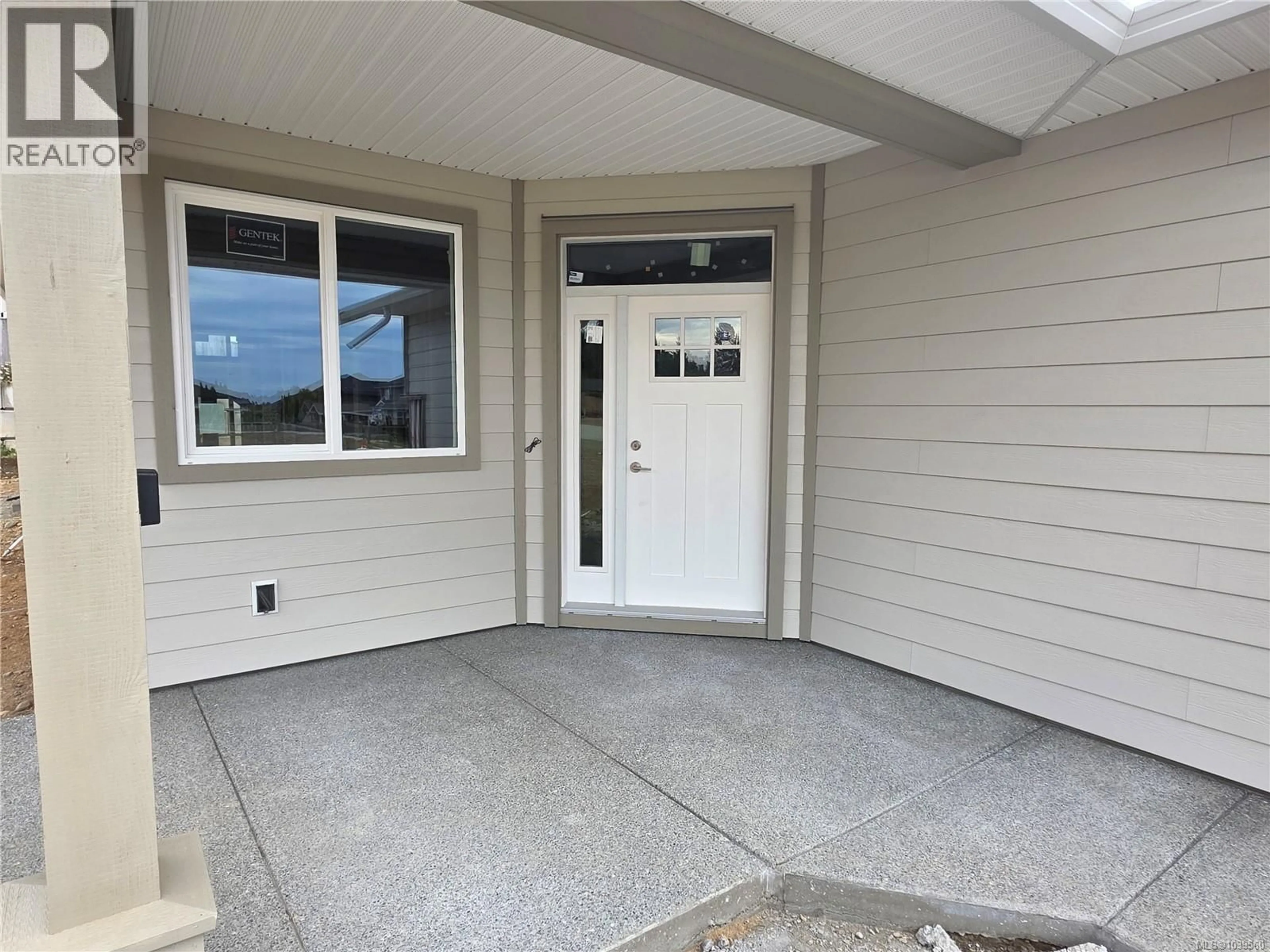 Indoor entryway for 4 - 343 ARIZONA DRIVE, Campbell River British Columbia V9H0C6