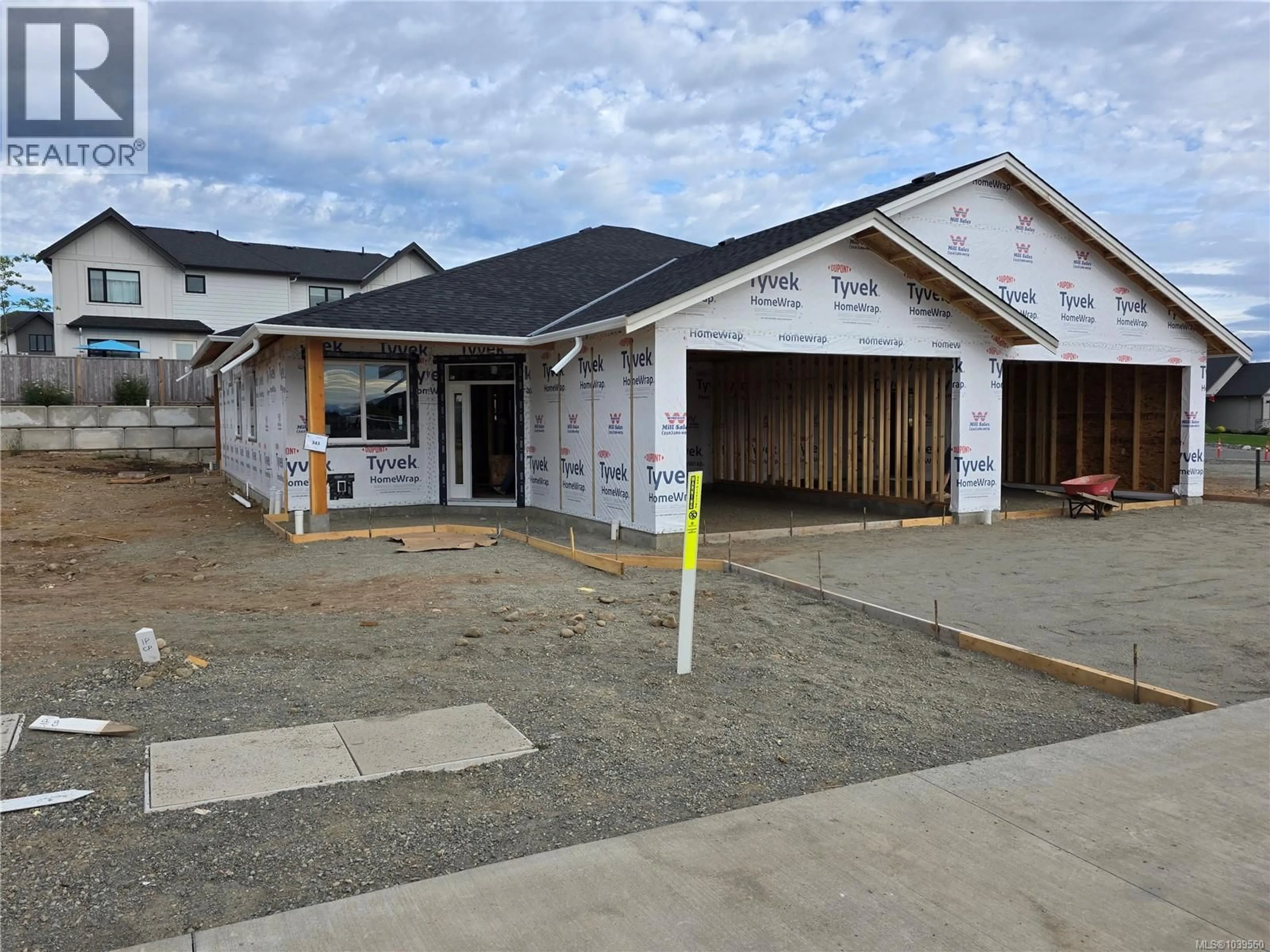 Home with vinyl exterior material, building for 4 - 343 ARIZONA DRIVE, Campbell River British Columbia V9H0C6