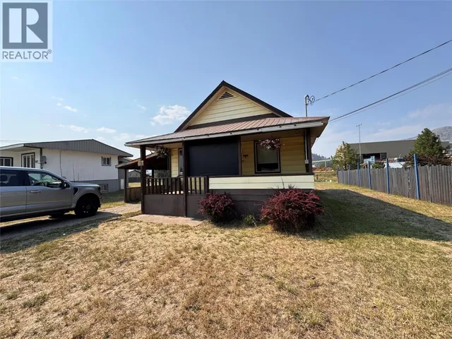 653 65TH AVENUE, Grand Forks 2