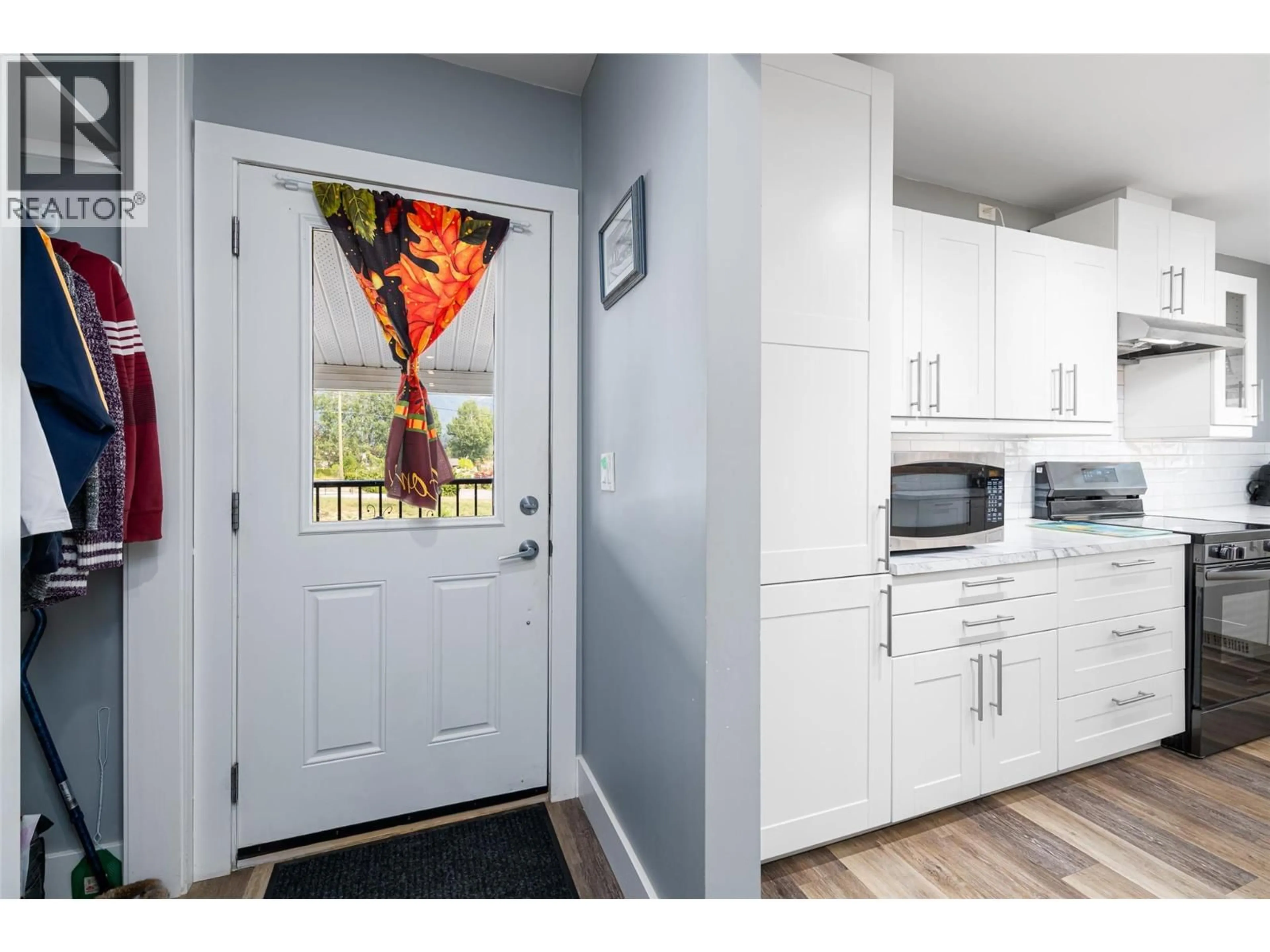 Indoor entryway for 2622 3 HIGHWAY, Erickson British Columbia V0B1G1
