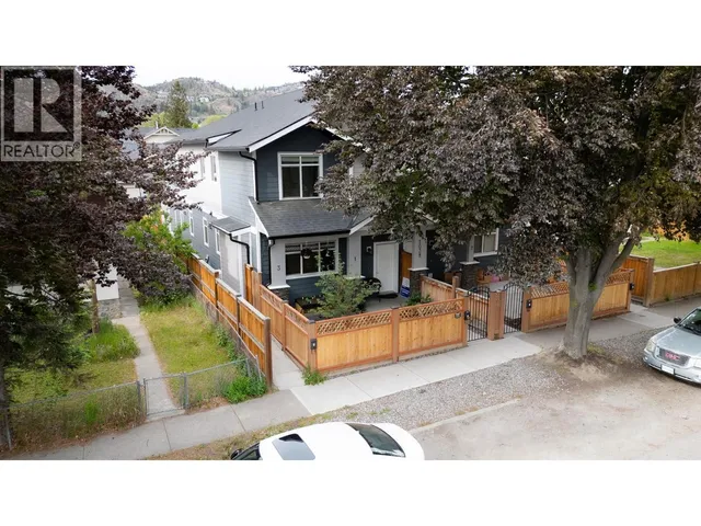 1 - 1038 STOCKWELL AVENUE, Kelowna 2