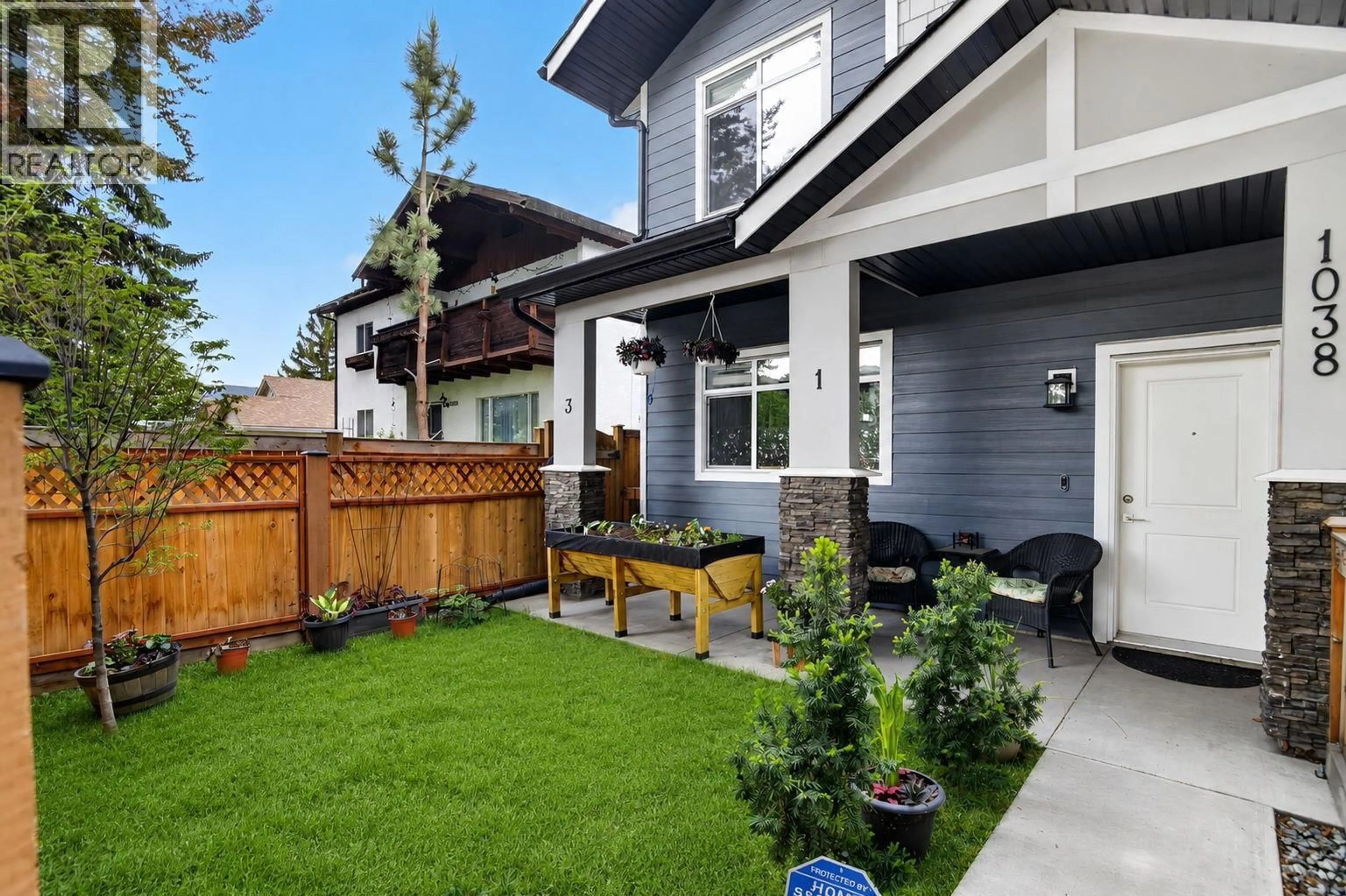 Unknown for 1 - 1038 STOCKWELL AVENUE, Kelowna British Columbia V1Y6W5