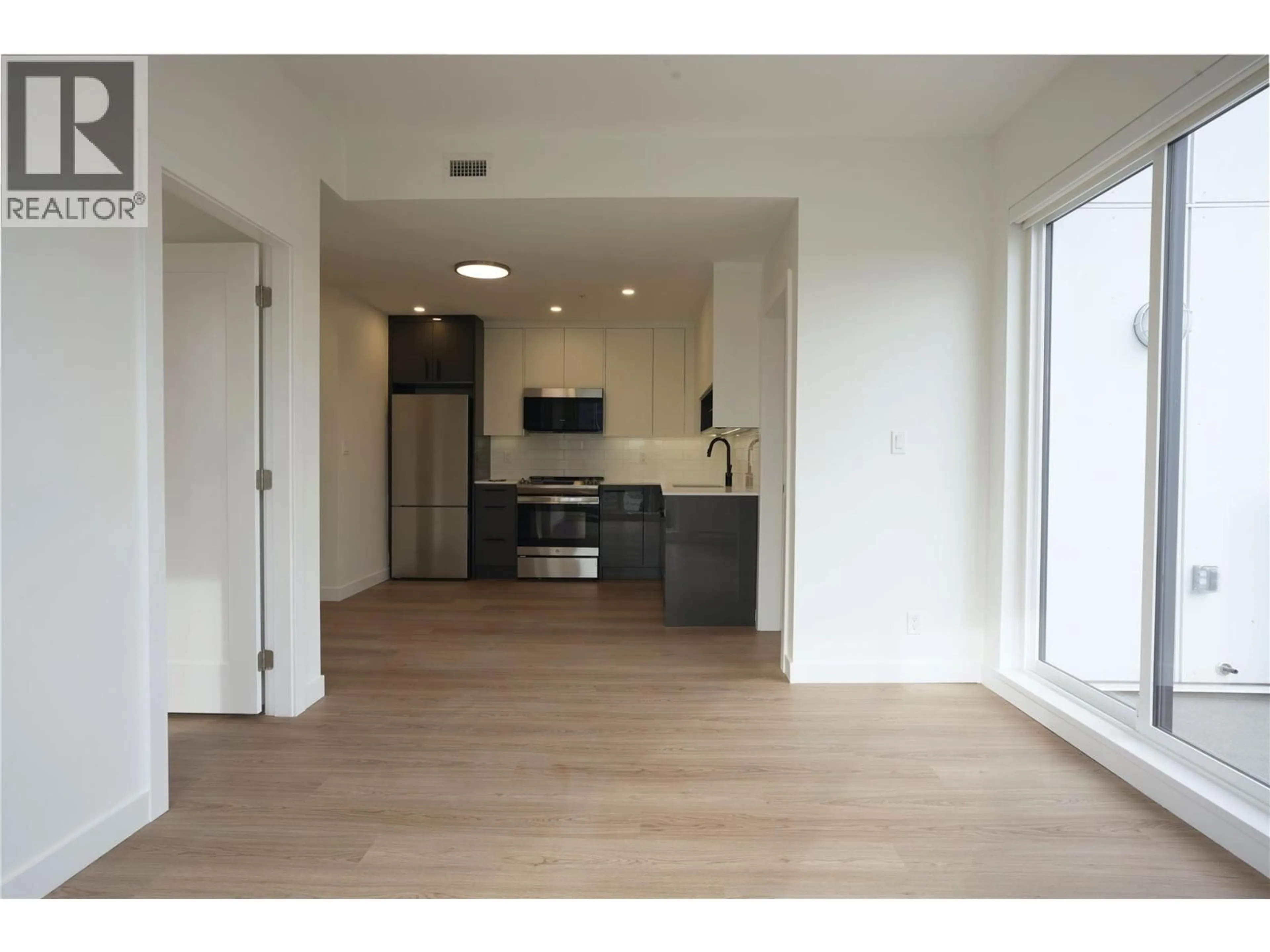 A pic of a room for 418 - 1380 PRIDHAM AVENUE, Kelowna British Columbia V1Y6B8