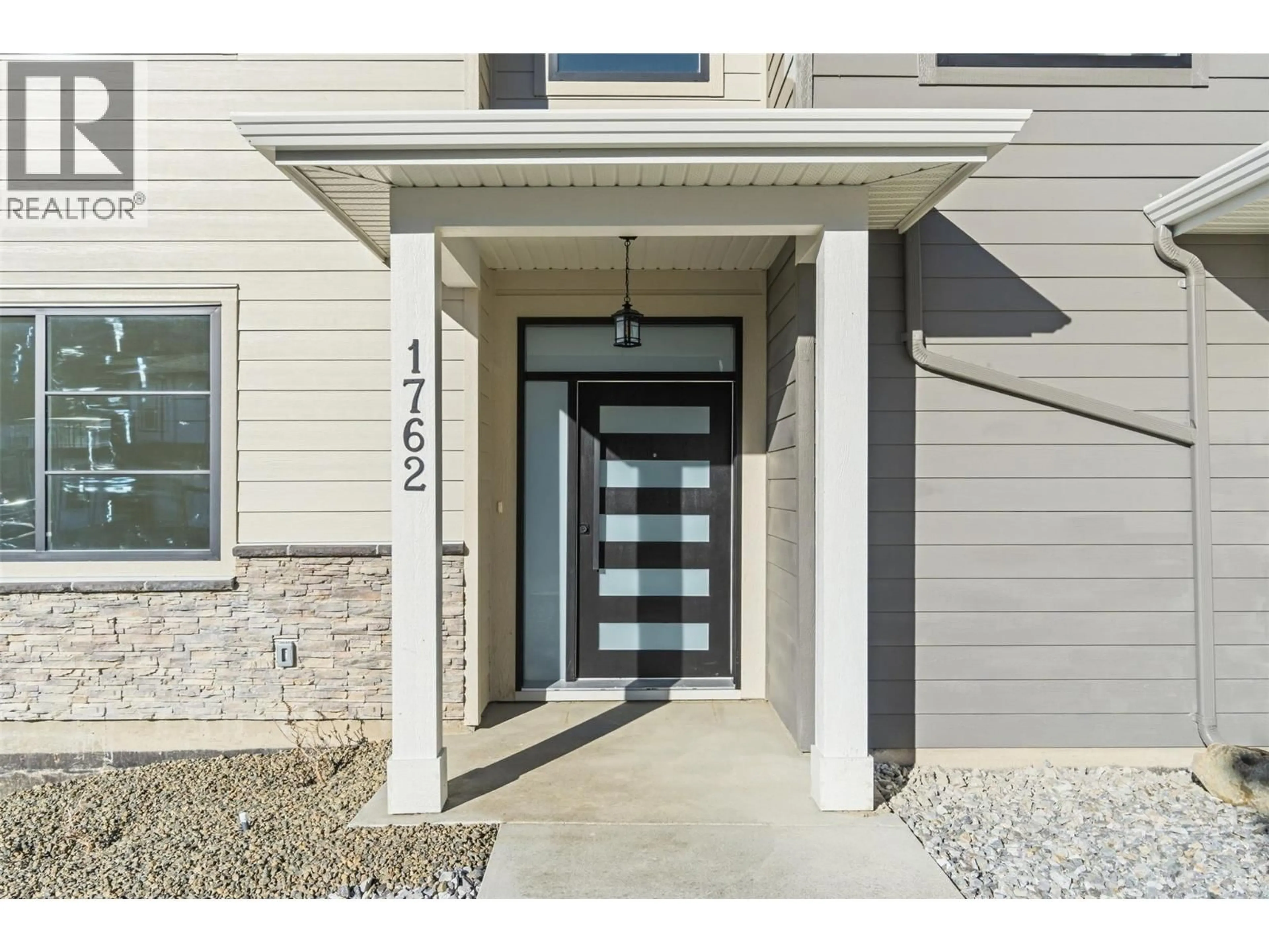 Indoor entryway for 1762 BALSAM PLACE, Kamloops British Columbia V2E0E2