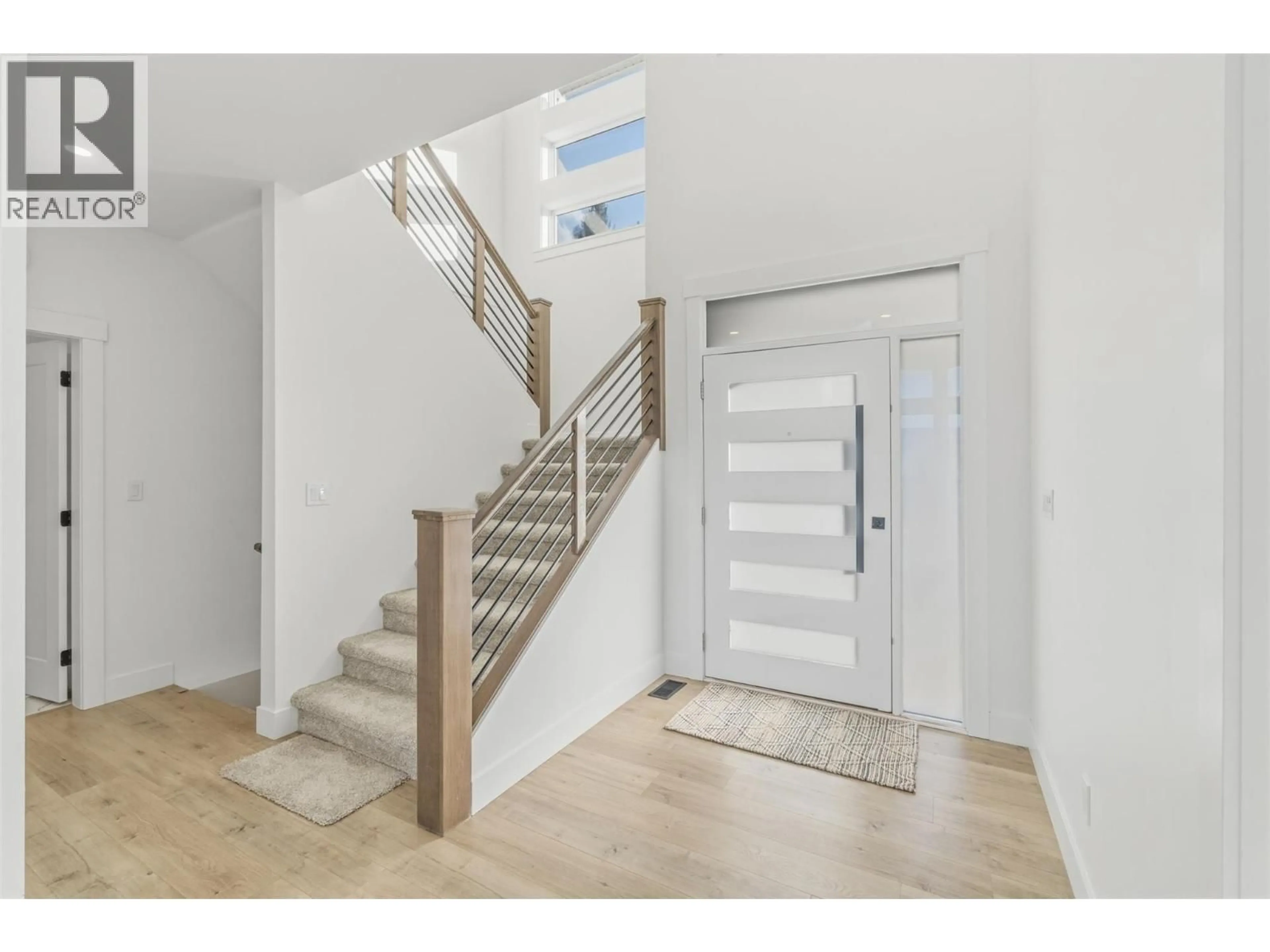 Indoor entryway for 1762 BALSAM PLACE, Kamloops British Columbia V2E0E2