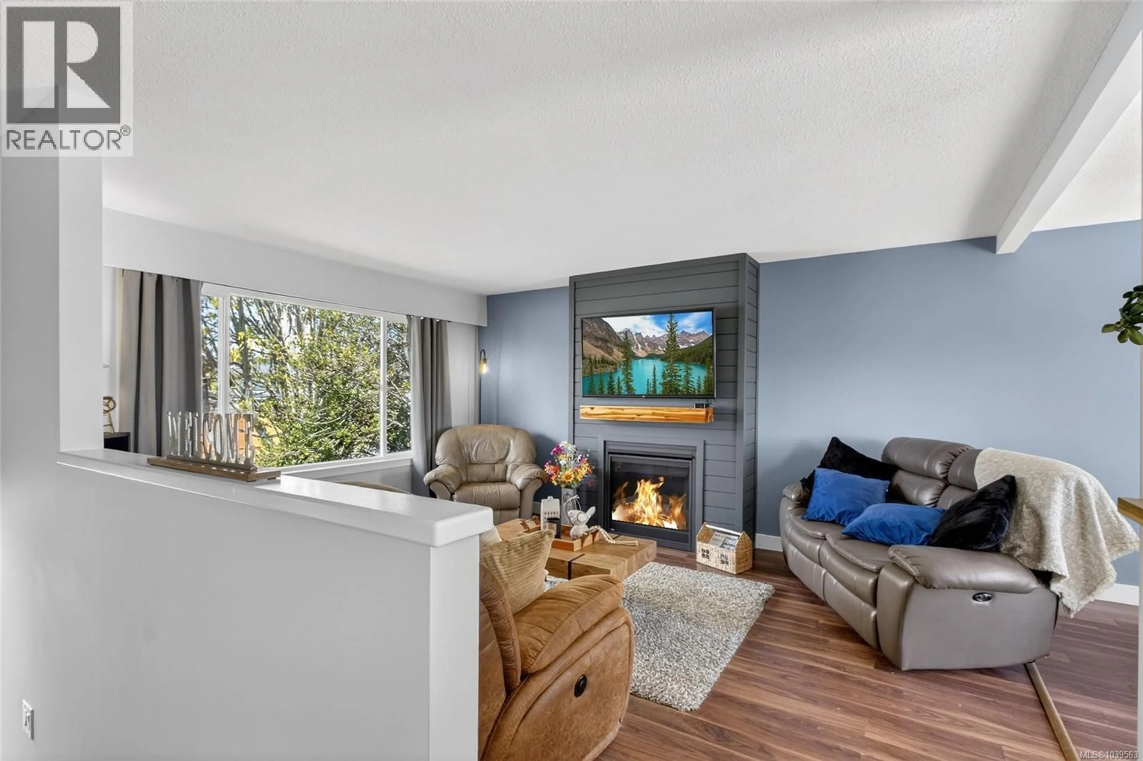 Living room with furniture, unknown for 1130 21ST STREET, Courtenay British Columbia V9N2B8