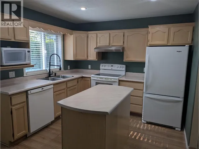77 - 615 GLENMEADOWS ROAD, Kelowna 2