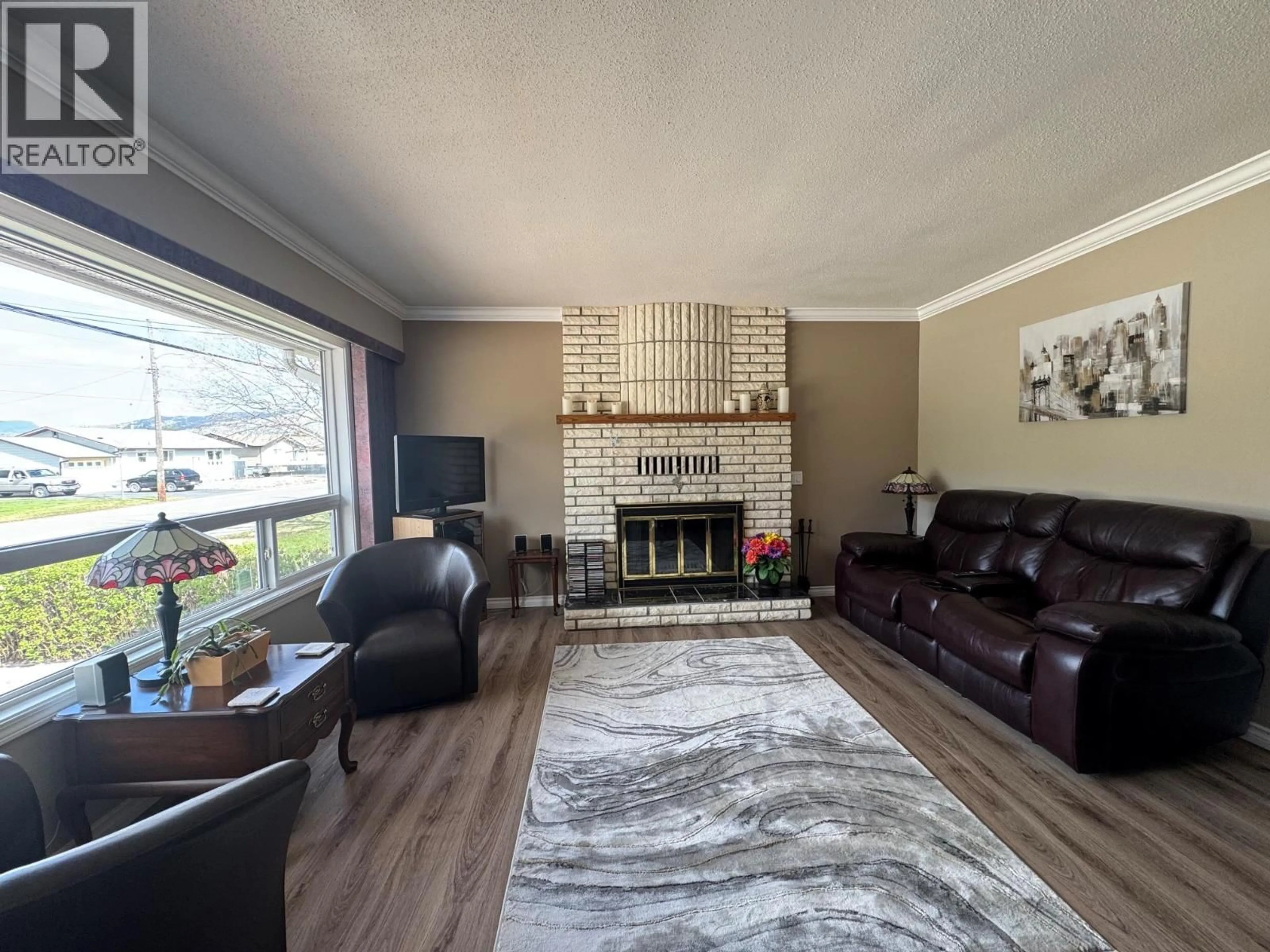 Living room with furniture, unknown for 2176 MERRITT AVENUE, Merritt British Columbia V1K1B8