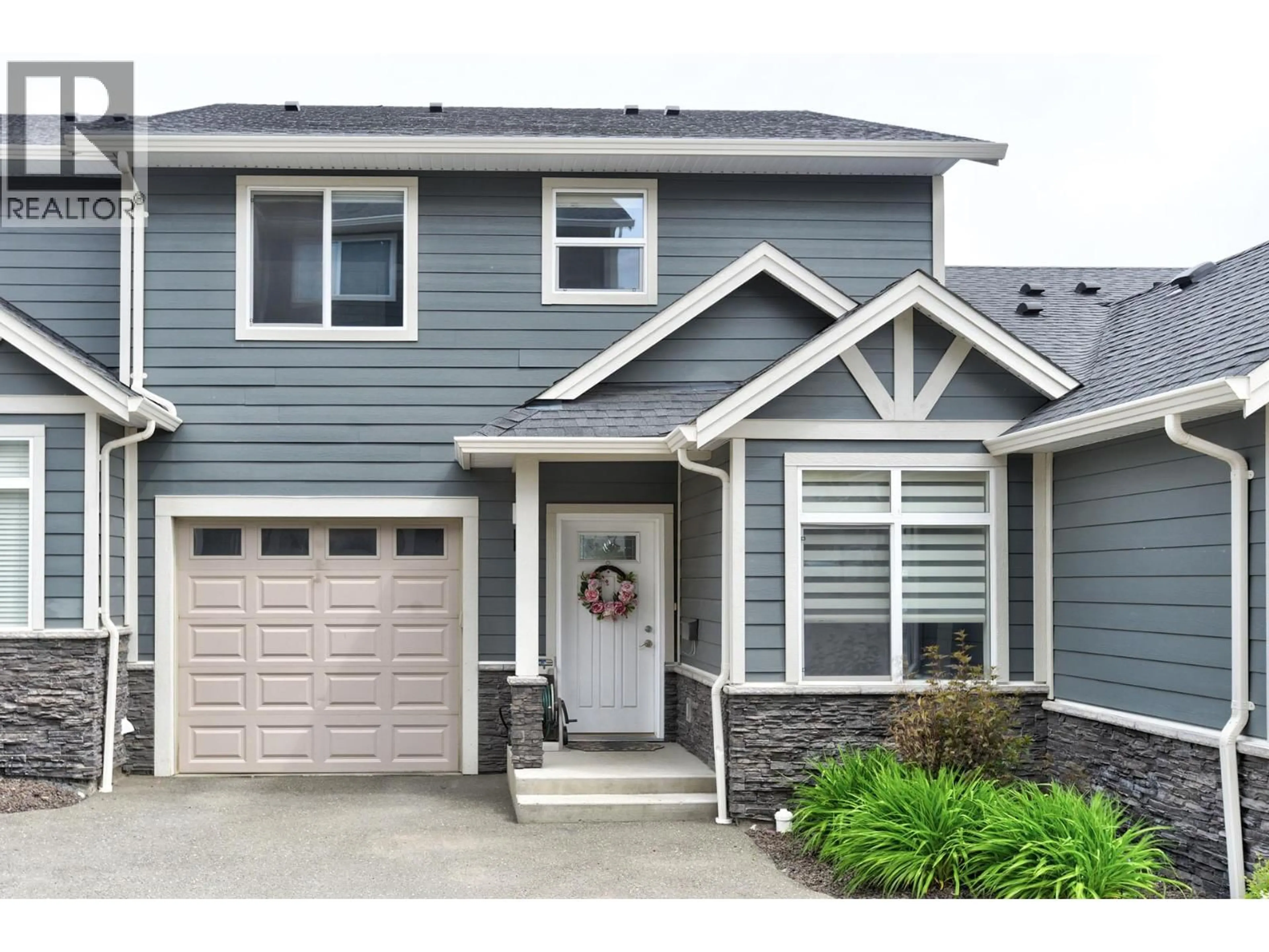 Home with vinyl exterior material, street for 6 - 738 DUNROBIN DRIVE, Kamloops British Columbia V1S0B9