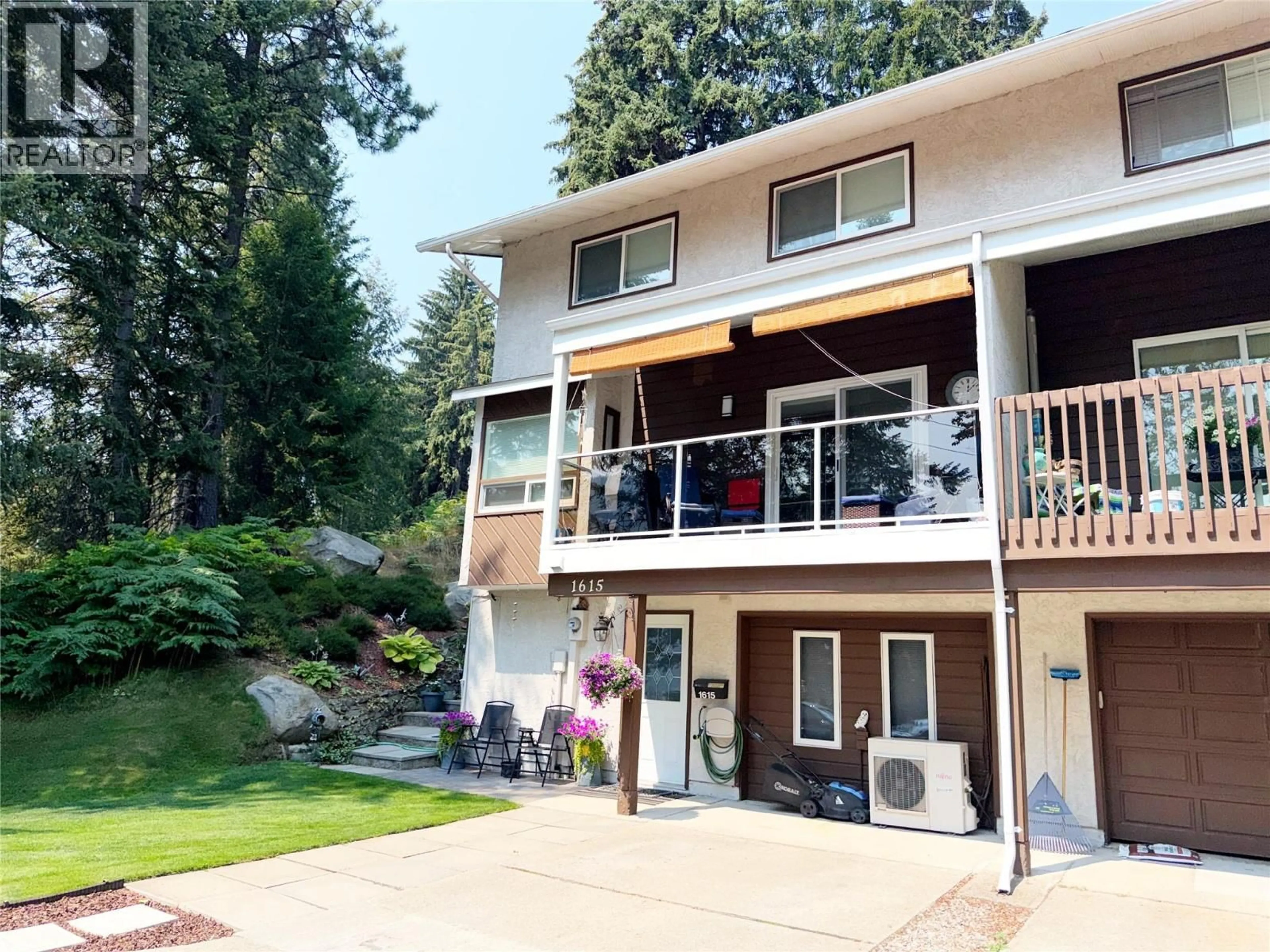 Home with vinyl exterior material, unknown for 1615 BALSAM STREET, Trail British Columbia V1R4M4