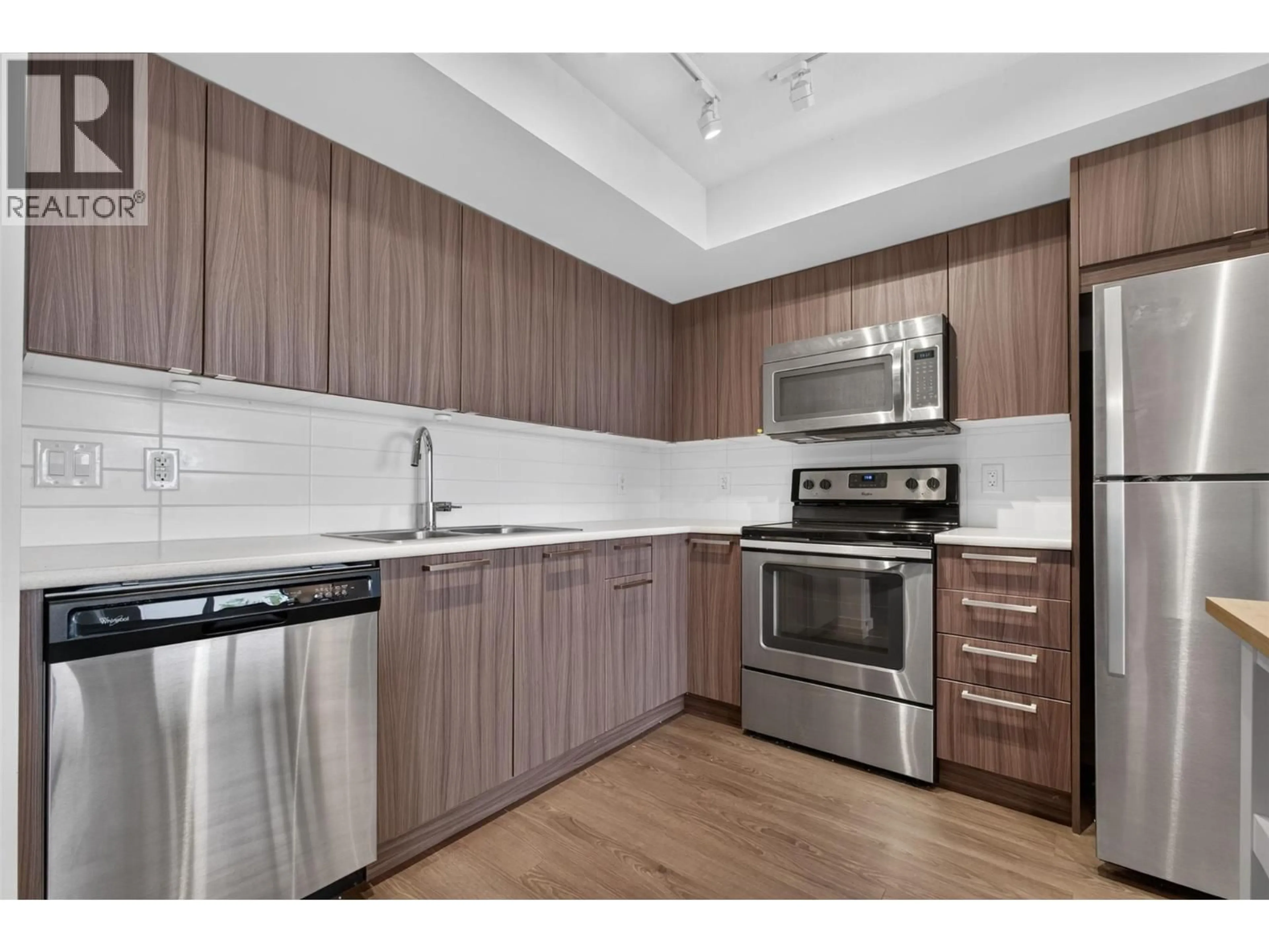 Standard kitchen, unknown for 103 - 883 ACADEMY WAY, Kelowna British Columbia V1V0A3