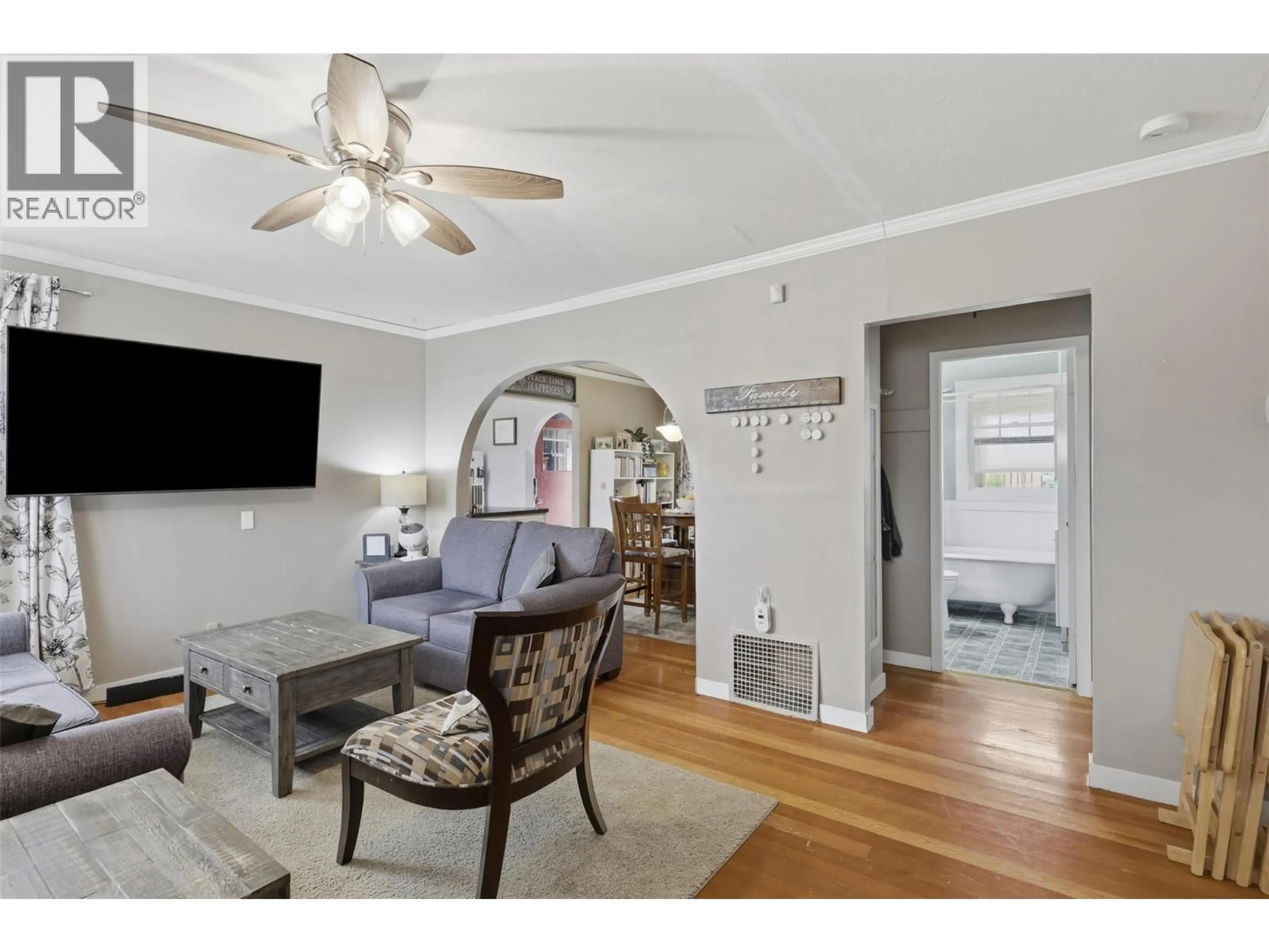 Living room with furniture, unknown for 1233 PINE STREET, Kamloops British Columbia V2C3A8