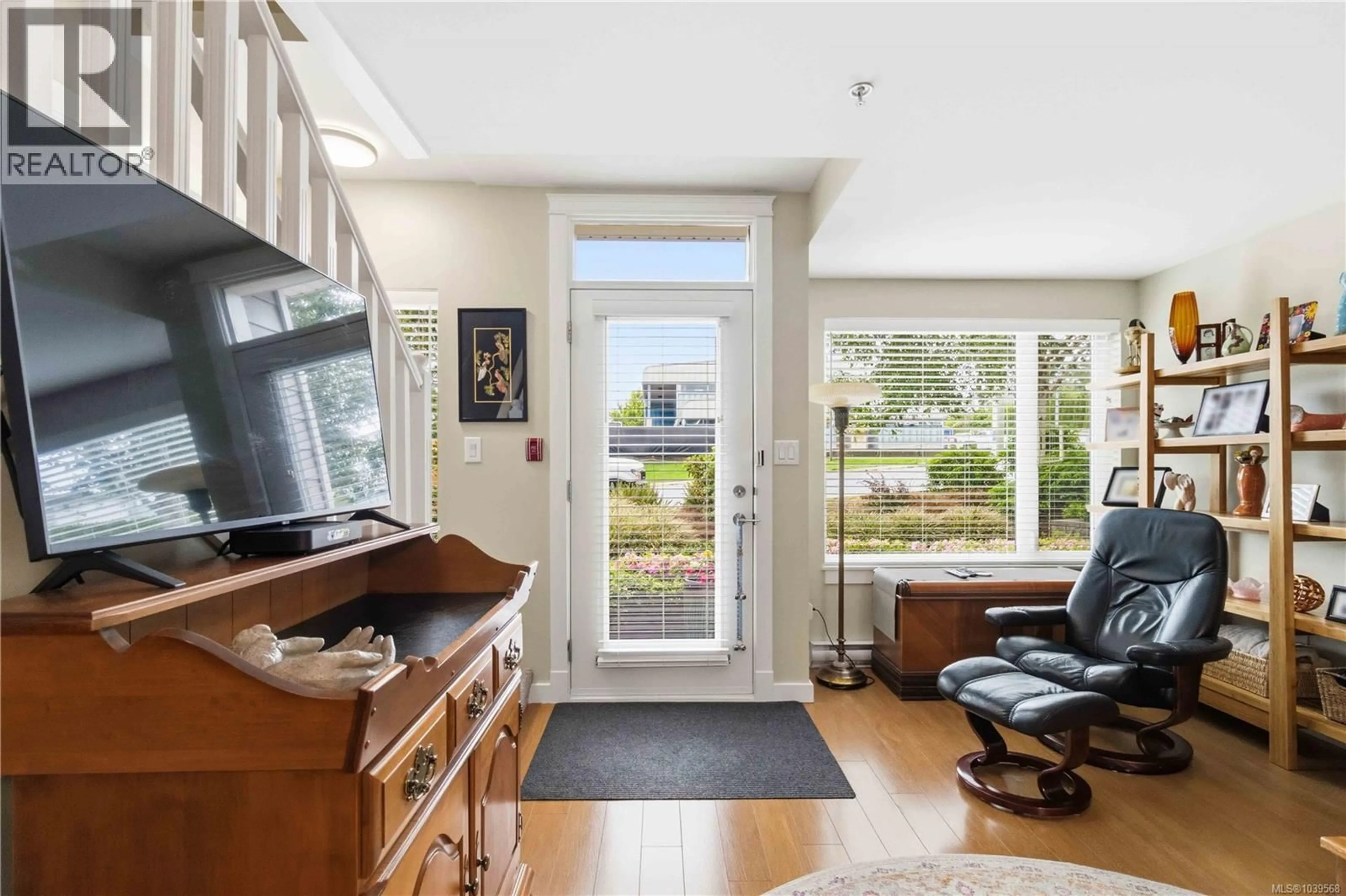Unknown for 102 - 1405 ESQUIMALT ROAD, Esquimalt British Columbia V9A0A4