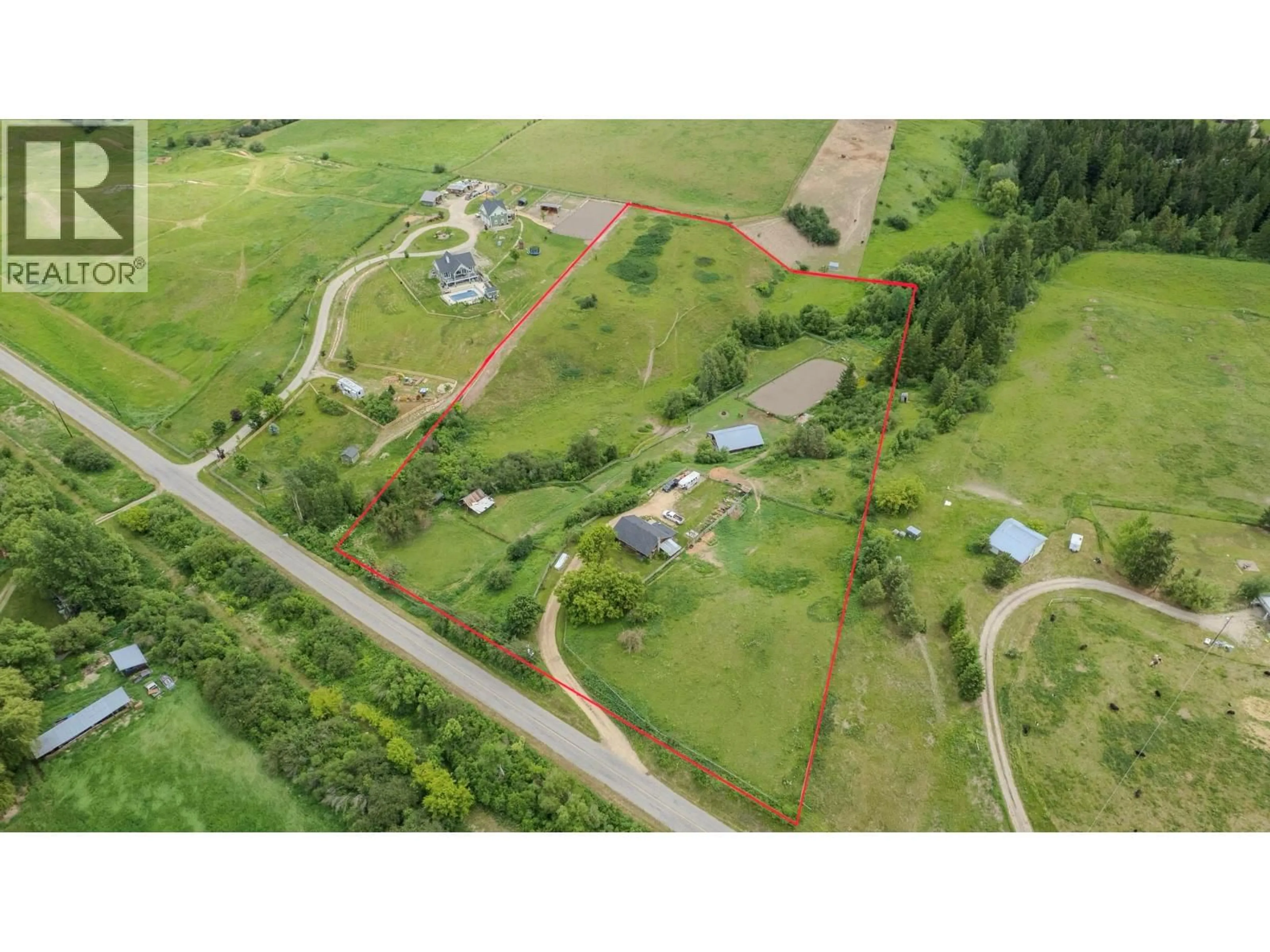 A pic from outside/outdoor area/front of a property/back of a property/a pic from drone, unknown for 4878 STEPNEY ROAD, Spallumcheen British Columbia V4Y0R7
