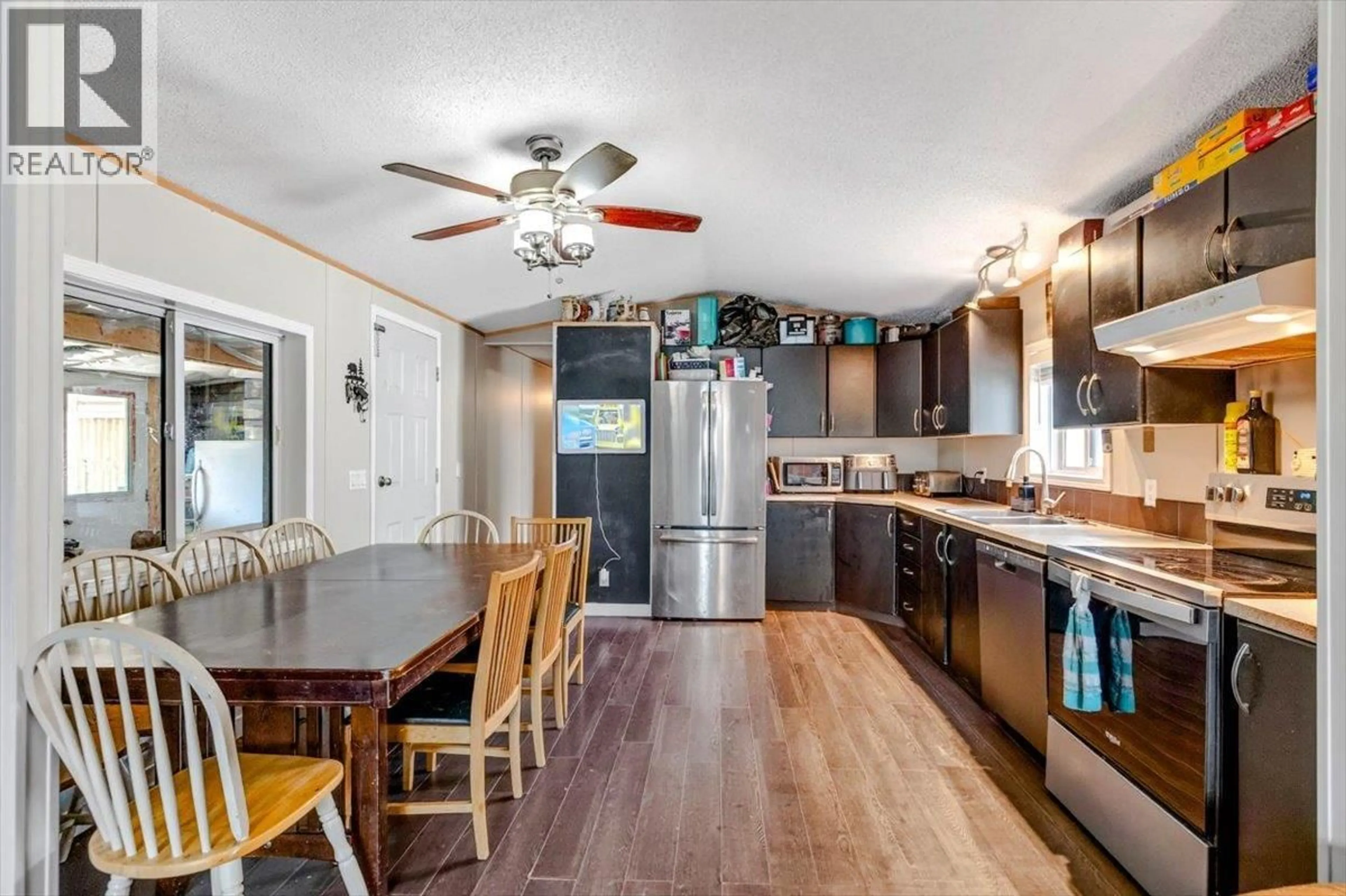 Open concept kitchen, unknown for 2011 HIGHWAY 3 OTHER, Fernie British Columbia V0B1M5