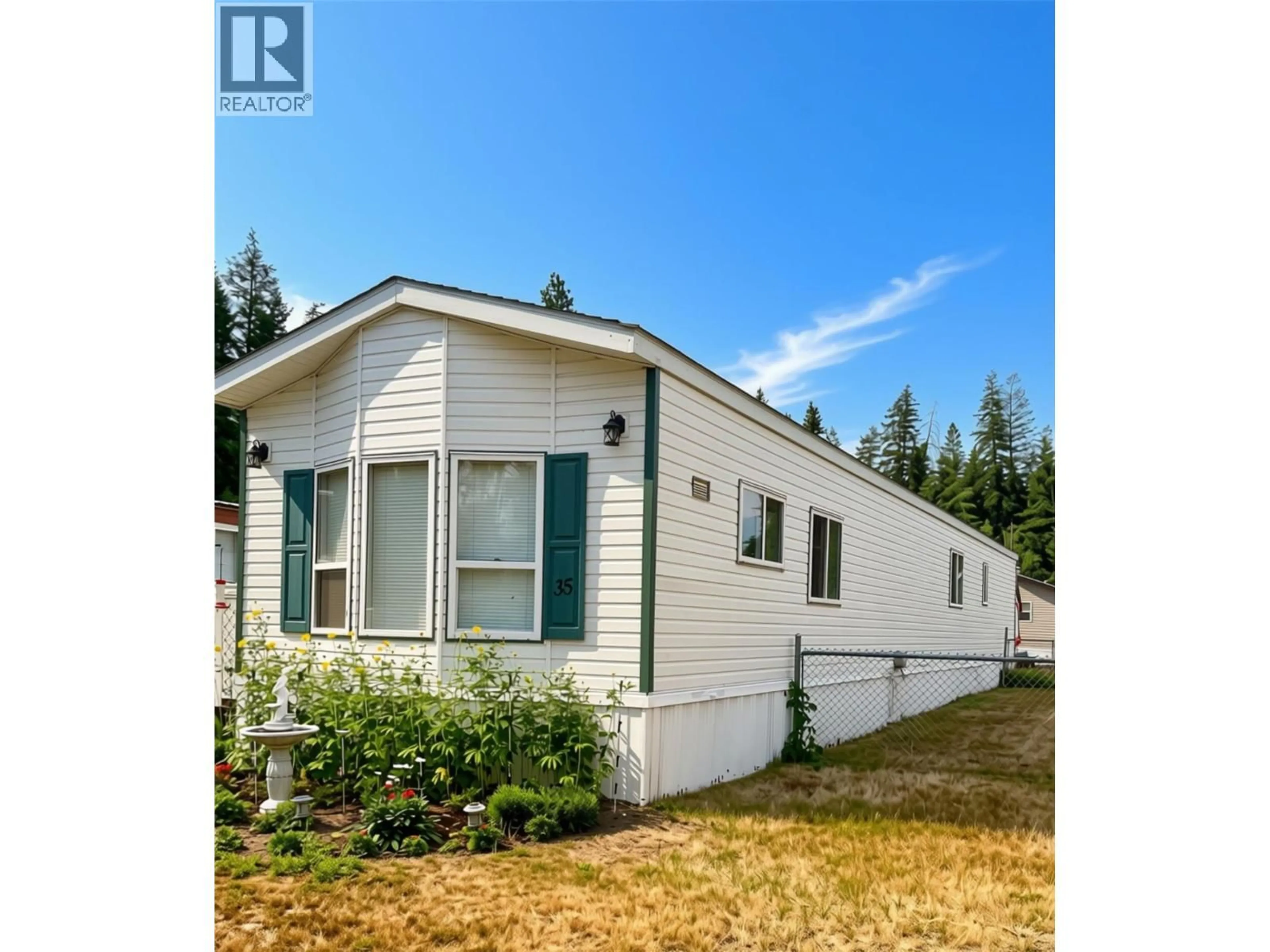Home with vinyl exterior material, street for 35 - 4428 BARRIERE TOWN ROAD ROAD, Barriere British Columbia V0E1E0
