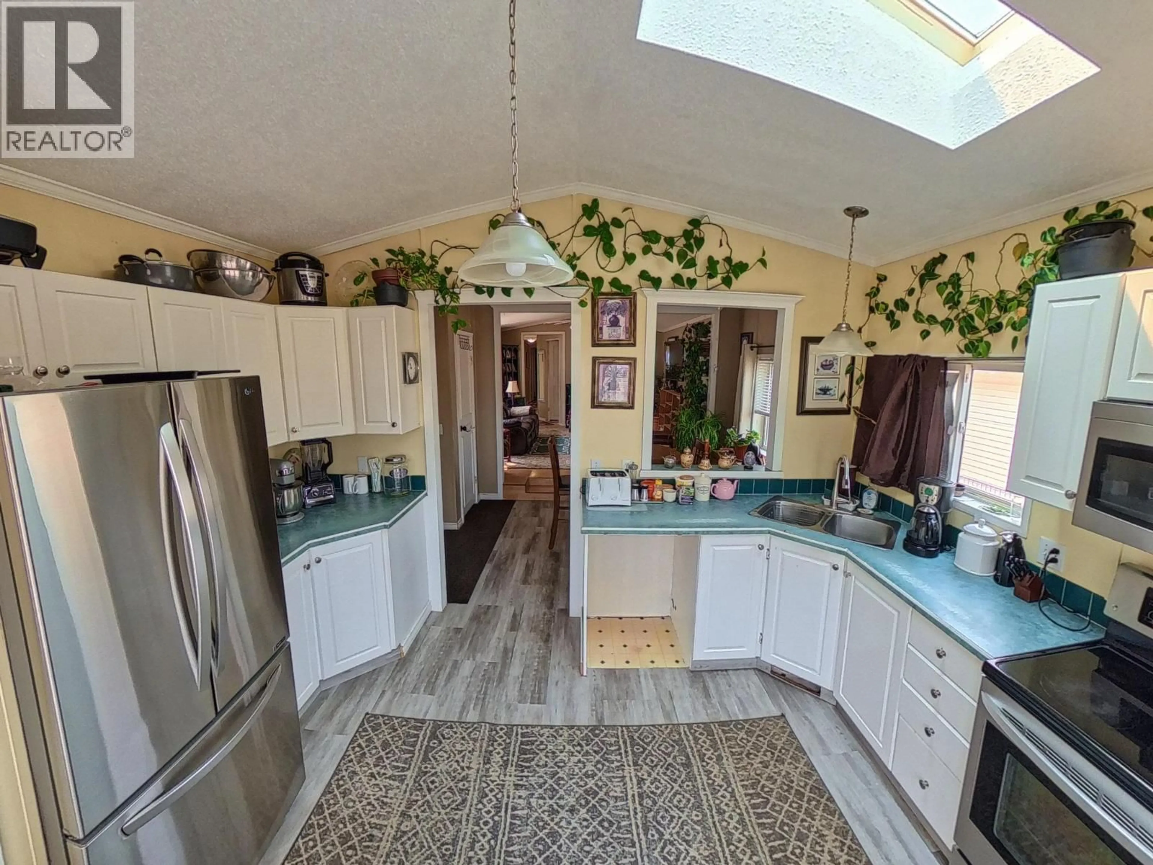 Open concept kitchen, ceramic/tile floor for 35 - 4428 BARRIERE TOWN ROAD ROAD, Barriere British Columbia V0E1E0