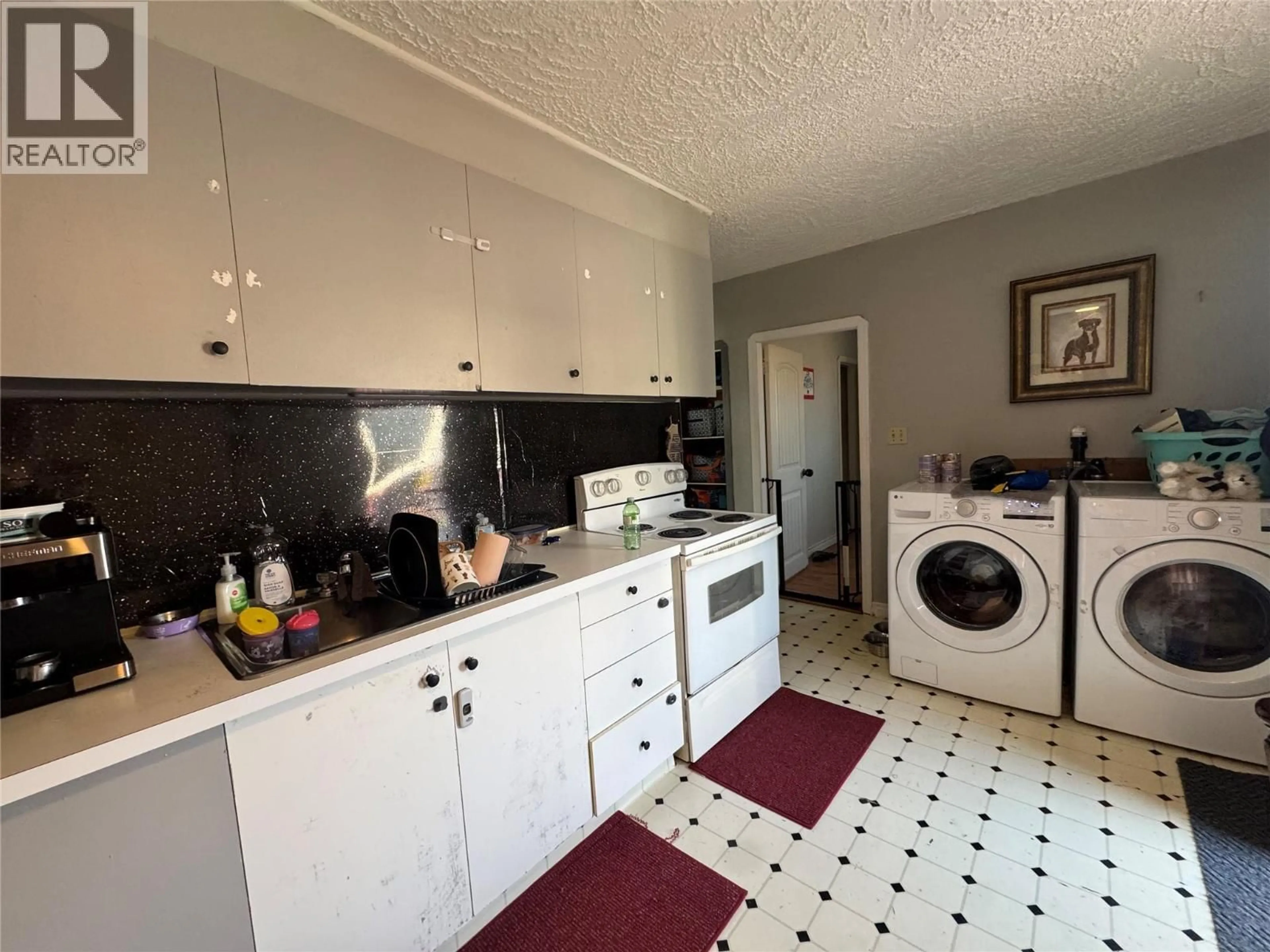 Standard kitchen, unknown for 1500 99 AVENUE, Dawson Creek British Columbia V1G1T7