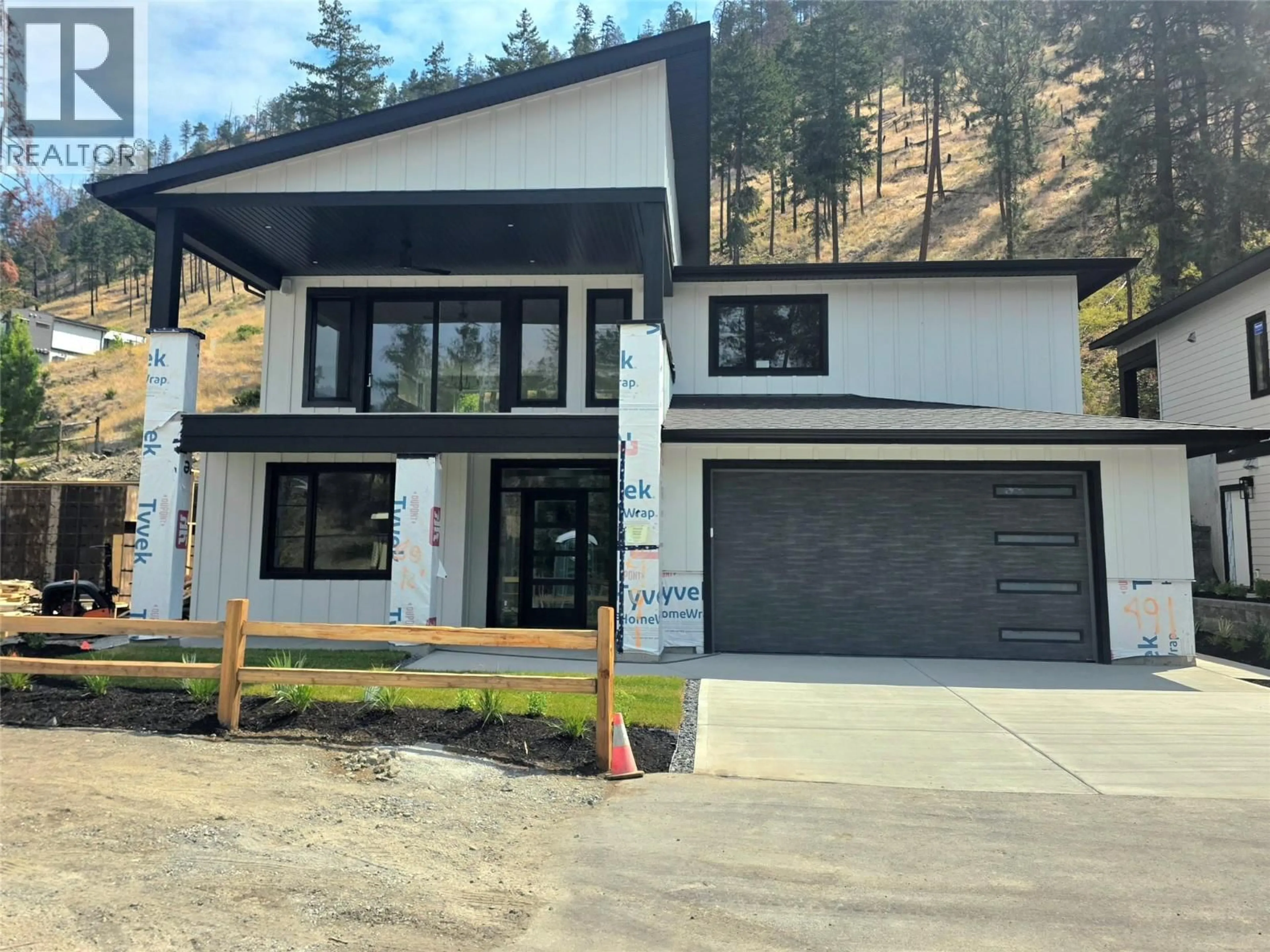 Home with vinyl exterior material, mountain view for 491 CLIFTON ROAD NORTH, Kelowna British Columbia V1V1H1