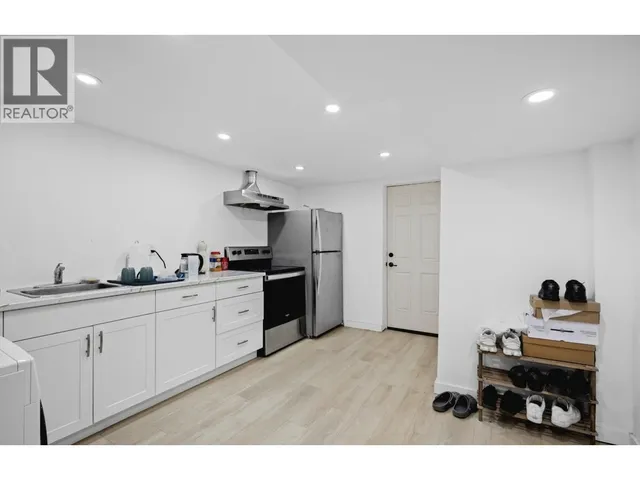 293 POPLAR STREET, Kamloops 2