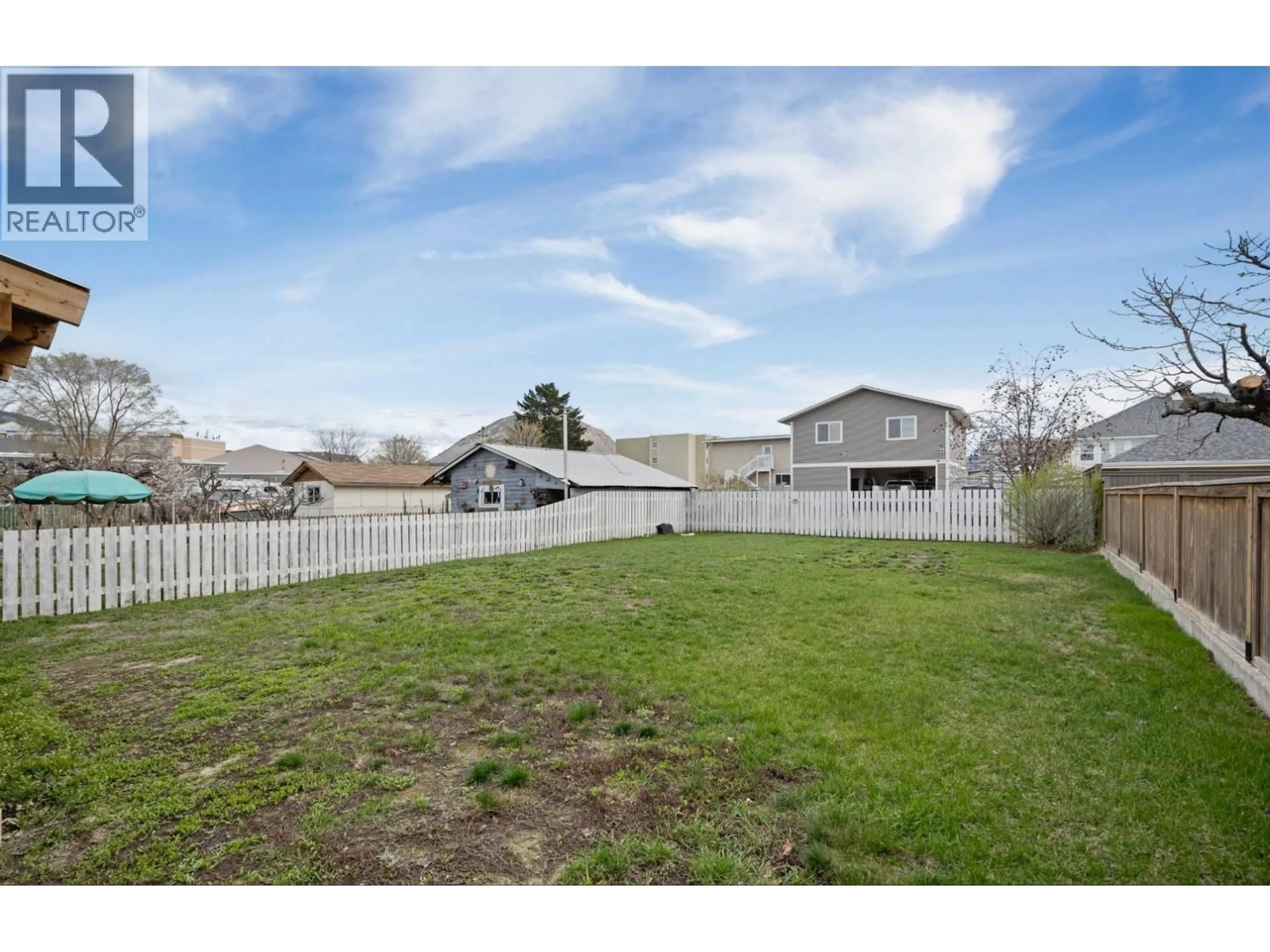 A pic from outside/outdoor area/front of a property/back of a property/a pic from drone, unknown for 293 POPLAR STREET, Kamloops British Columbia V2B4B9