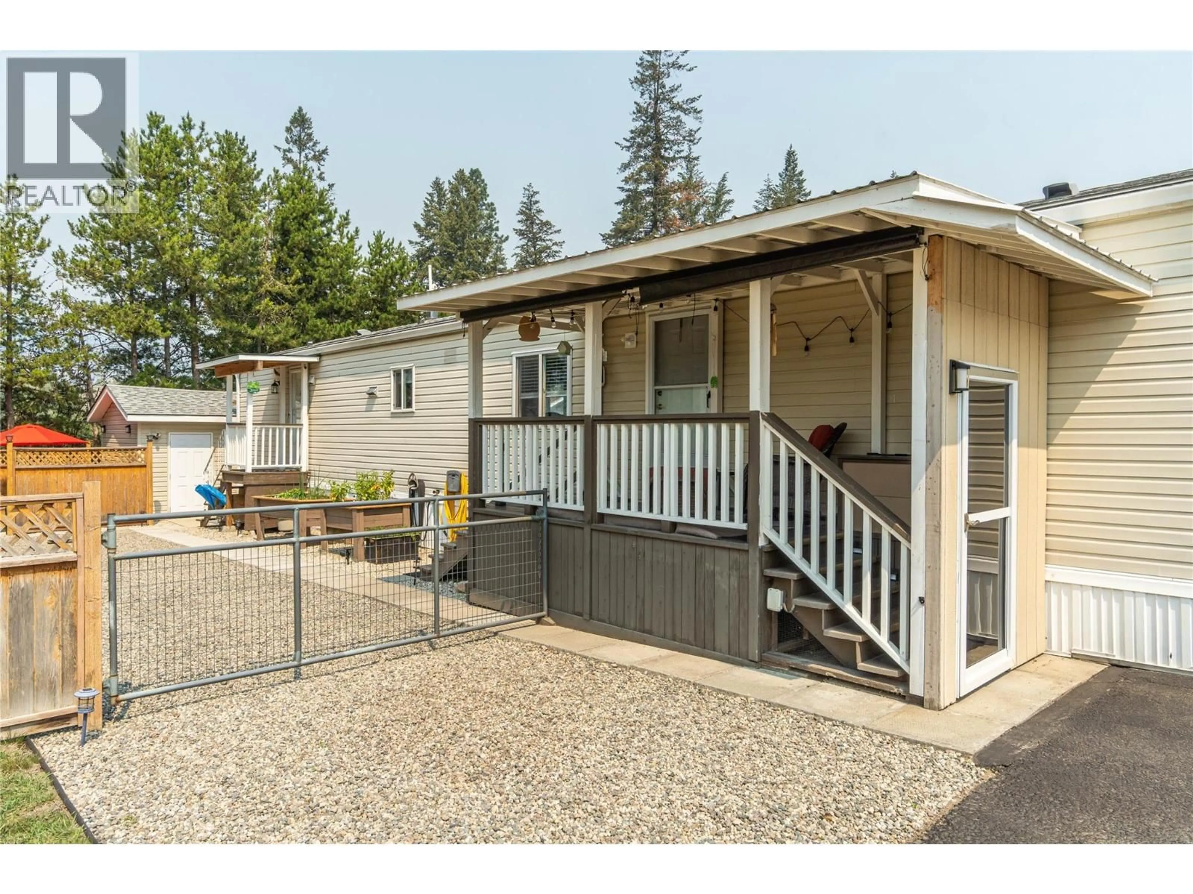 Home with vinyl exterior material, street for 71 - 4965 PINE ACRES ROAD, Chase British Columbia V0E1M3
