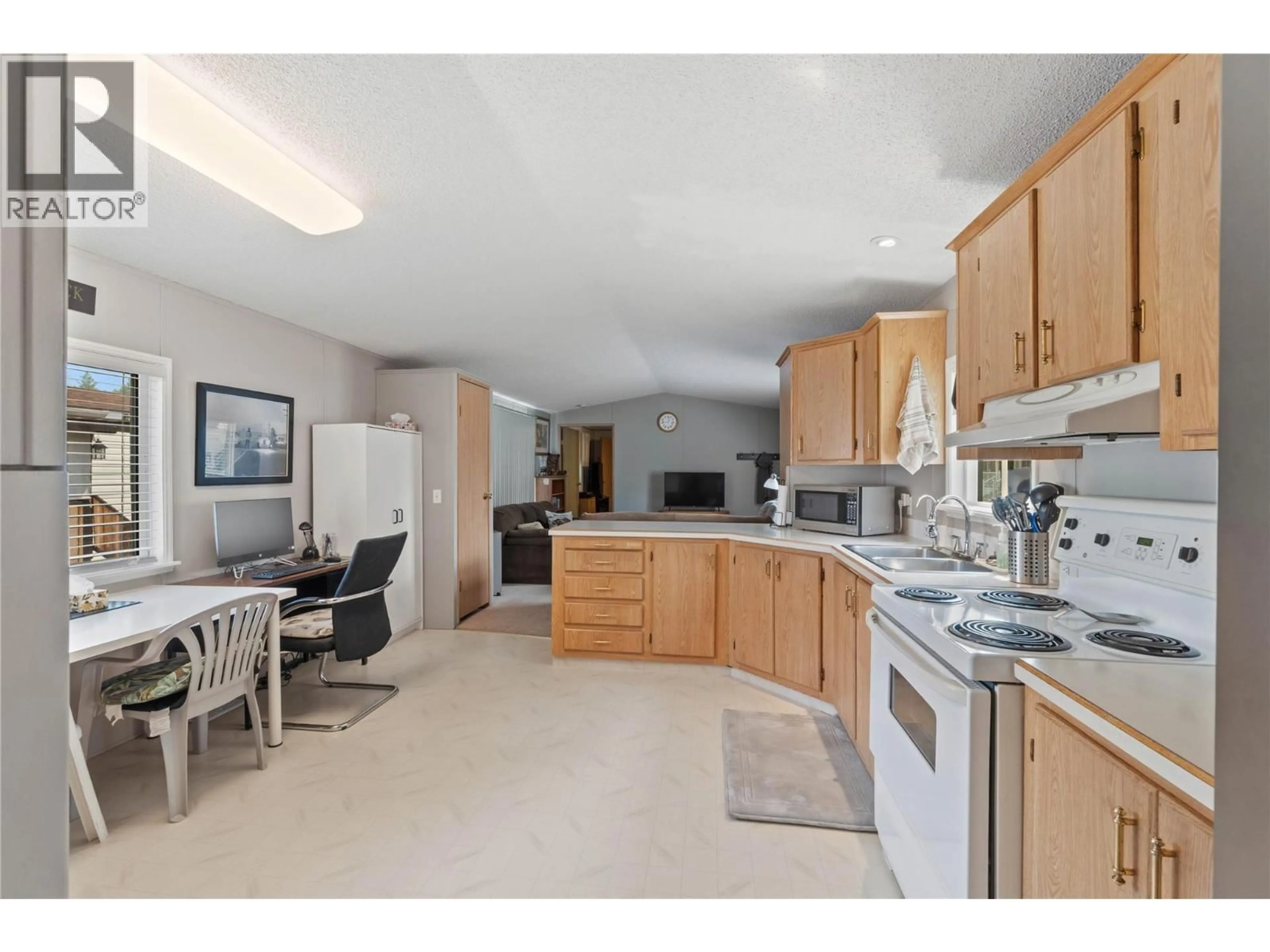 Open concept kitchen, ceramic/tile floor for 71 - 4965 PINE ACRES ROAD, Chase British Columbia V0E1M3