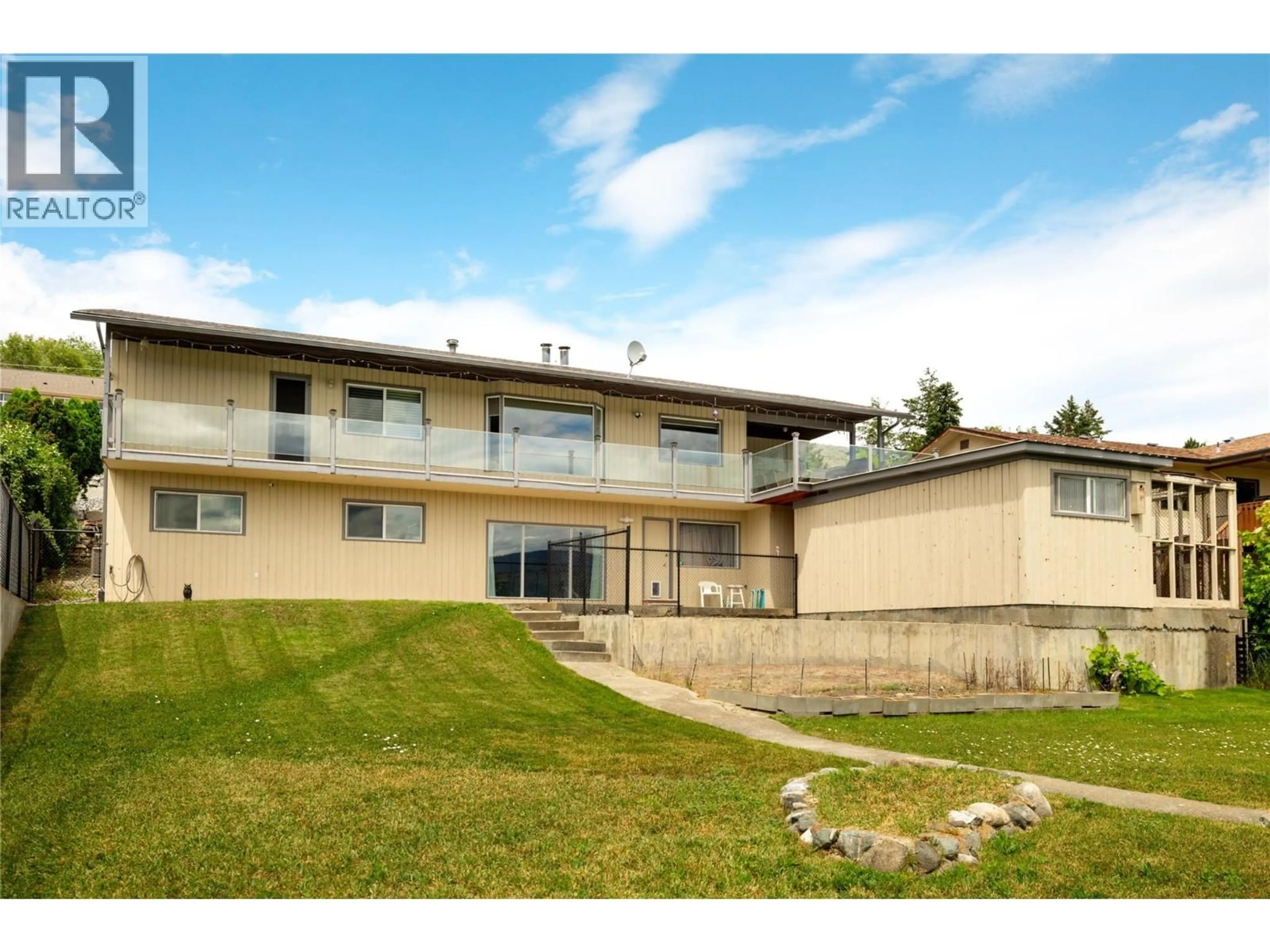 Patio, building for 6636 SOUTHWIND ROAD, Vernon British Columbia V1H1B7