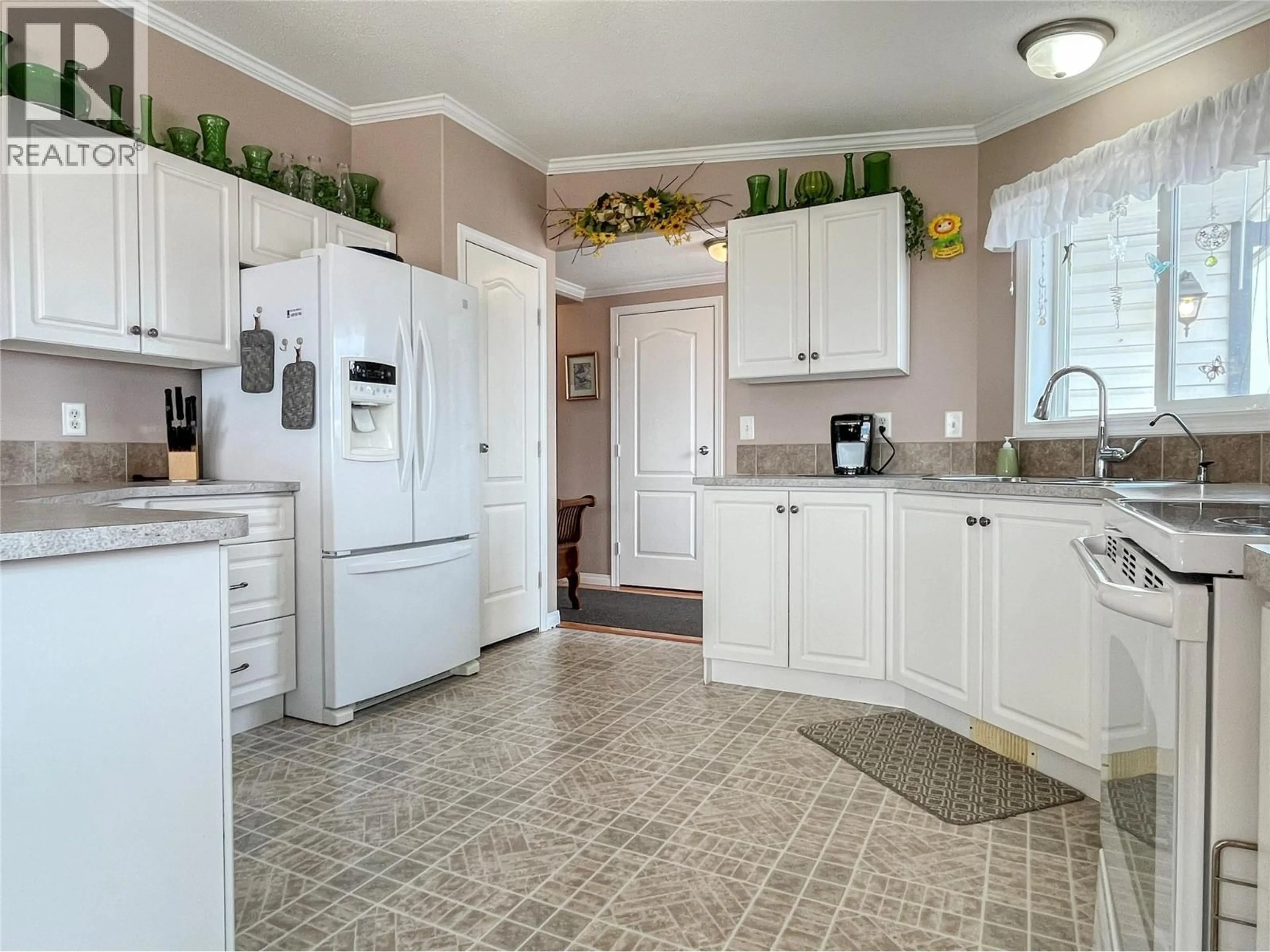 Open concept kitchen, ceramic/tile floor for 21 - 9410 115TH STREET, Osoyoos British Columbia V0H1V5