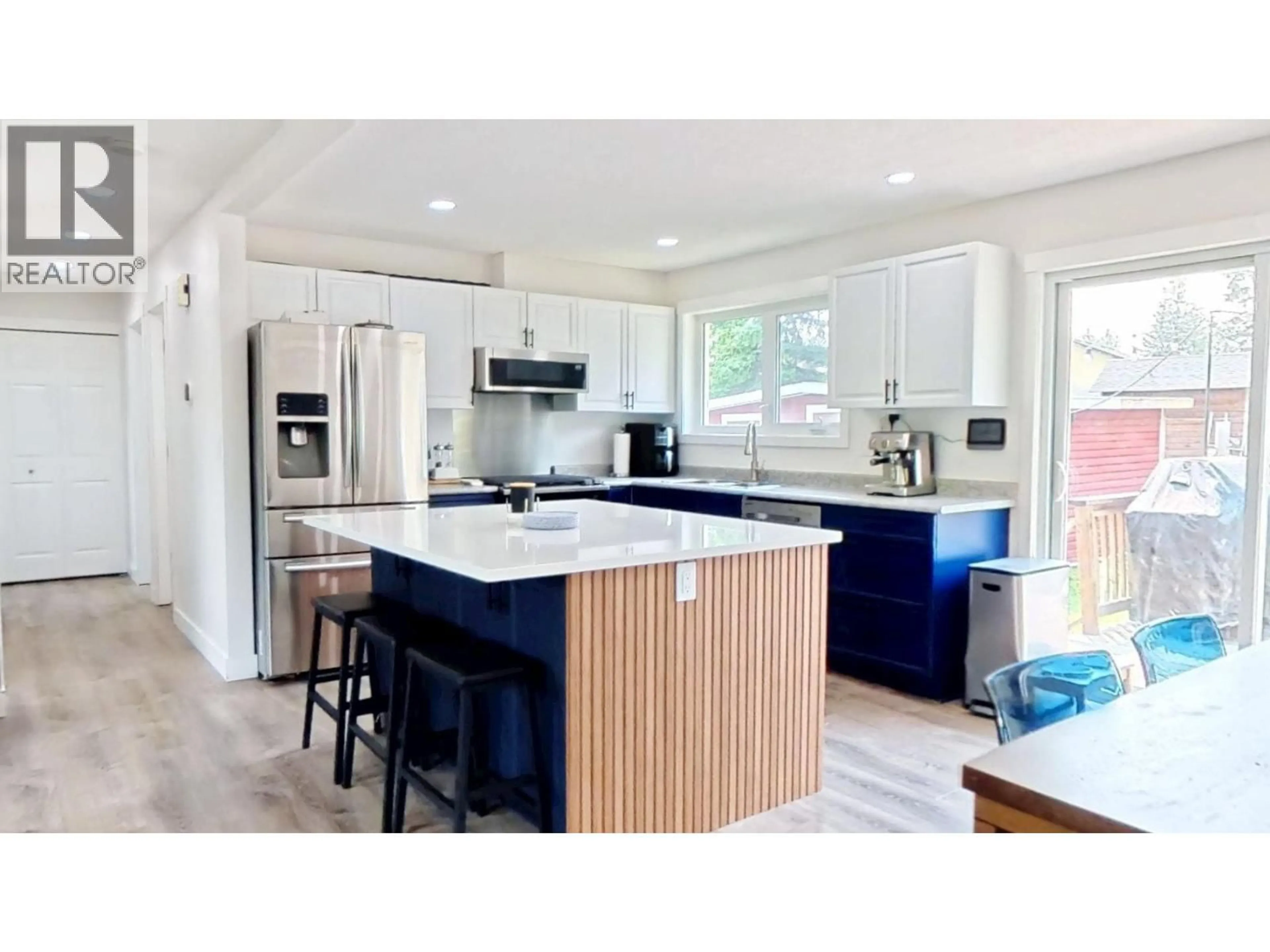 Open concept kitchen, unknown for 10 CASCADE CRESCENT, Elkford British Columbia V0B1H0