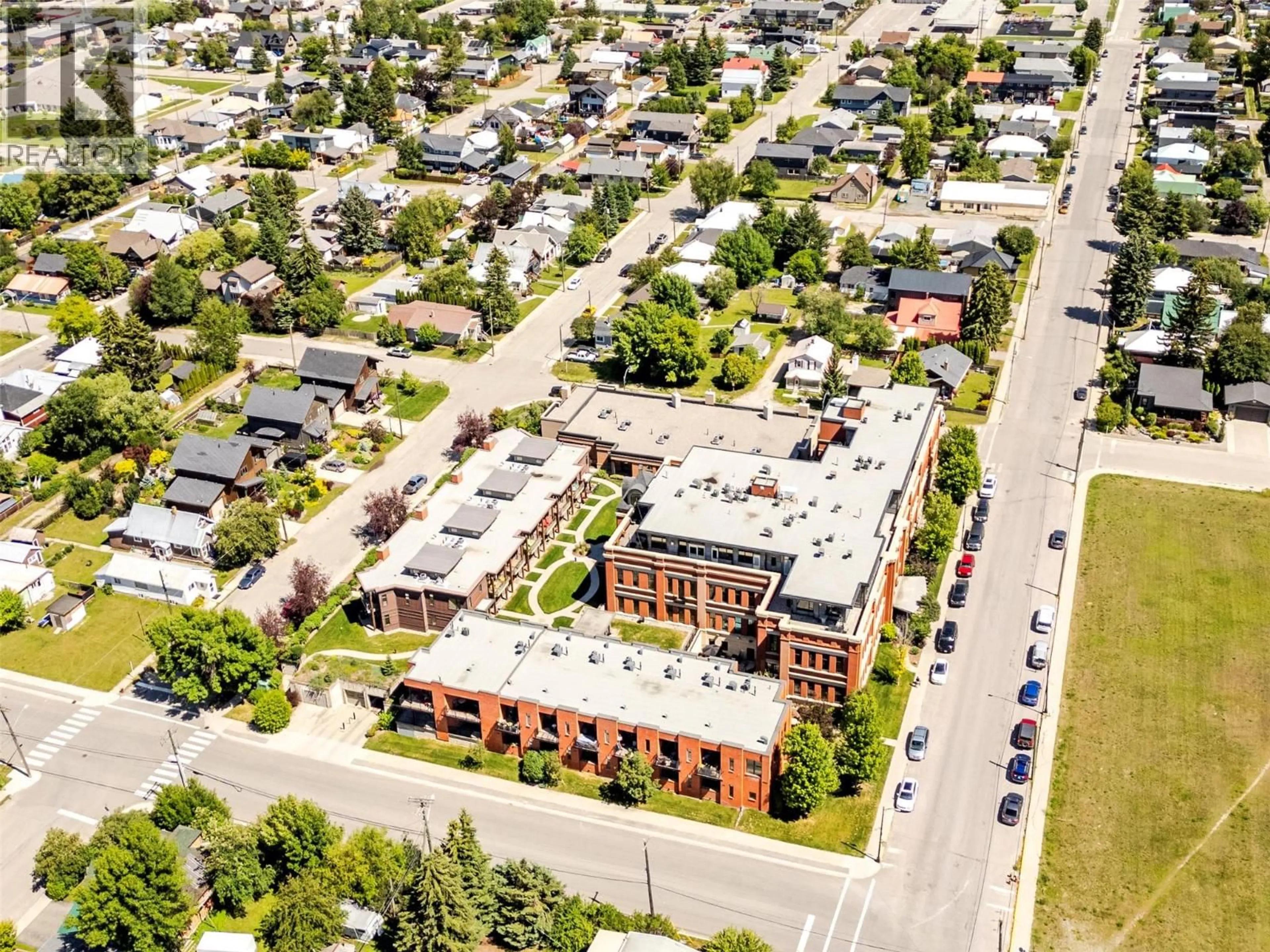 A pic from outside/outdoor area/front of a property/back of a property/a pic from drone, street for 103A - 901 2ND AVENUE, Fernie British Columbia V0B1M0