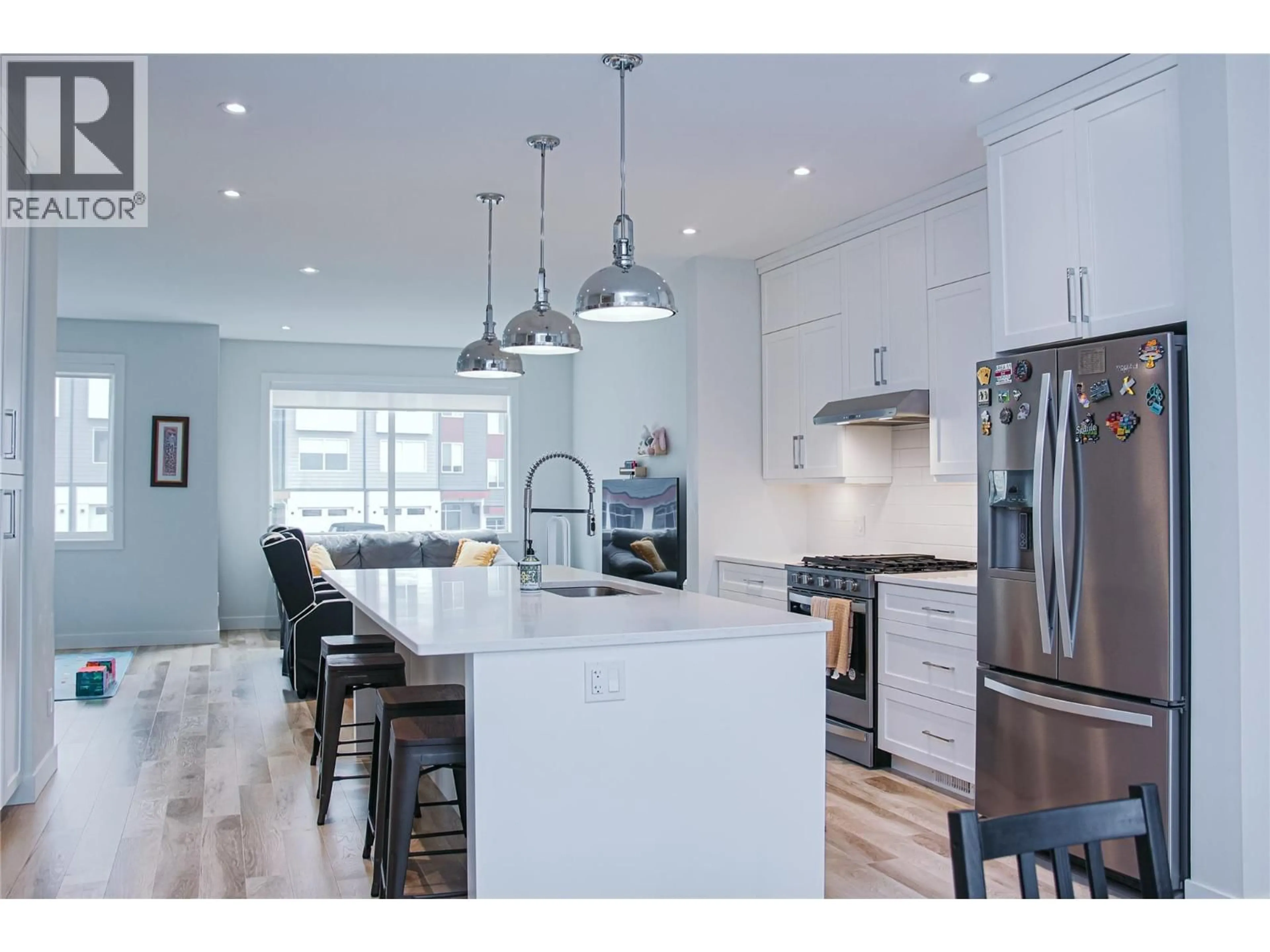 Open concept kitchen, unknown for 104 RIVER GATE DRIVE, Kamloops British Columbia V2H0E4