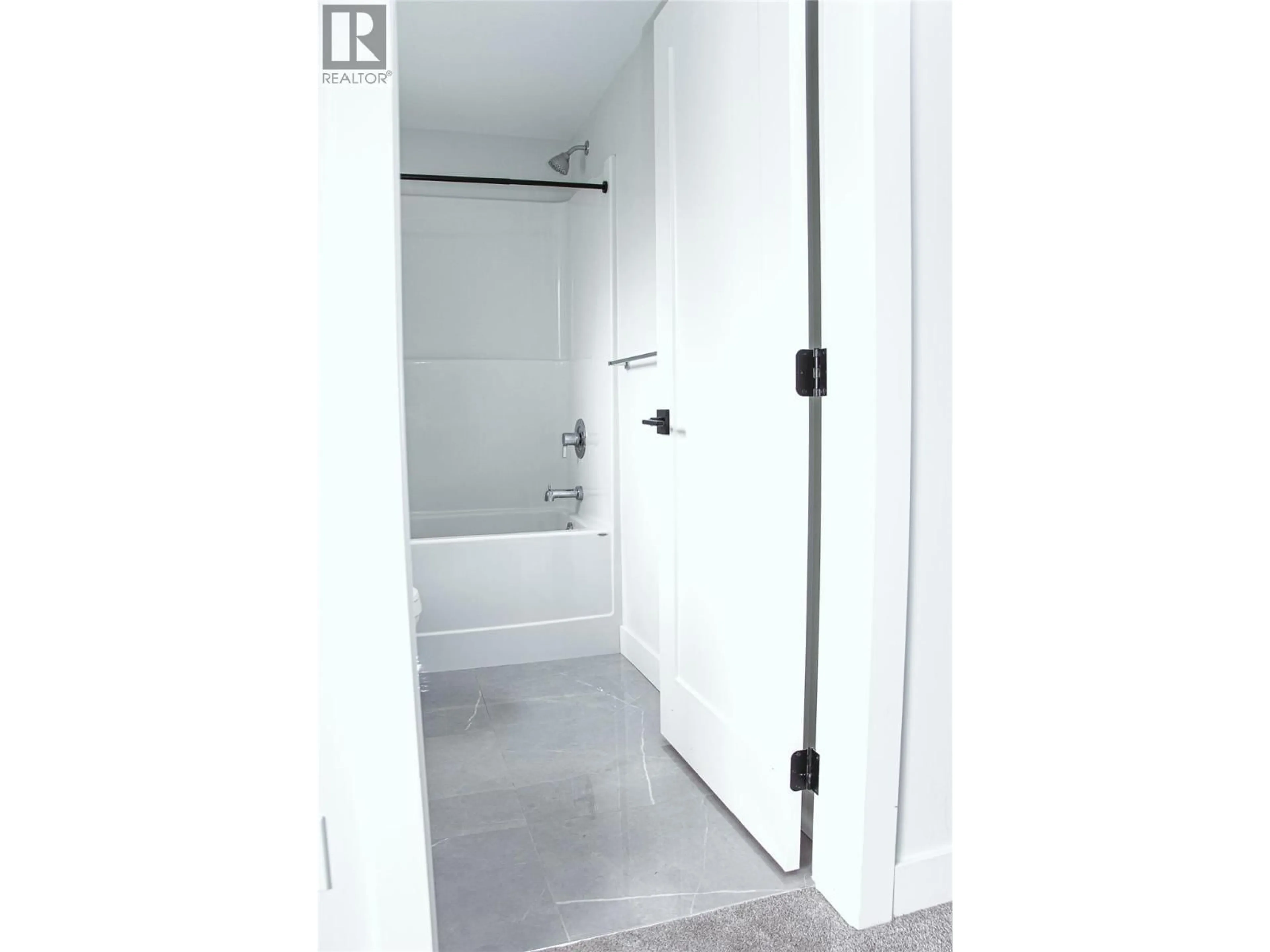 Unknown for 104 RIVER GATE DRIVE, Kamloops British Columbia V2H0E4