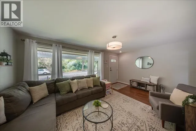 1112 MARIANNA CRESCENT, Trail 5