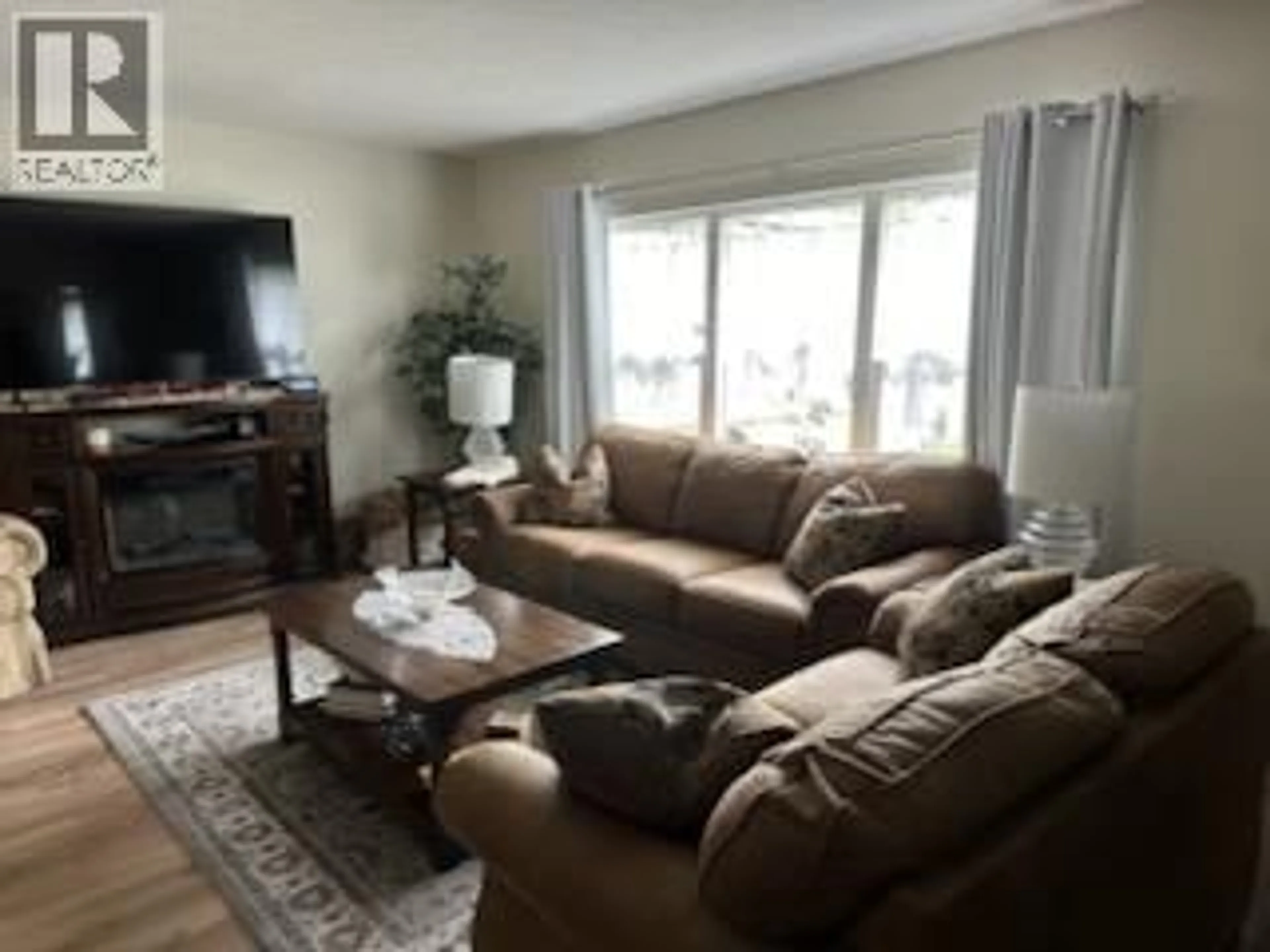 Living room with furniture, unknown for 817 KIMBERLEY AVENUE, Greenwood British Columbia V0H1J0