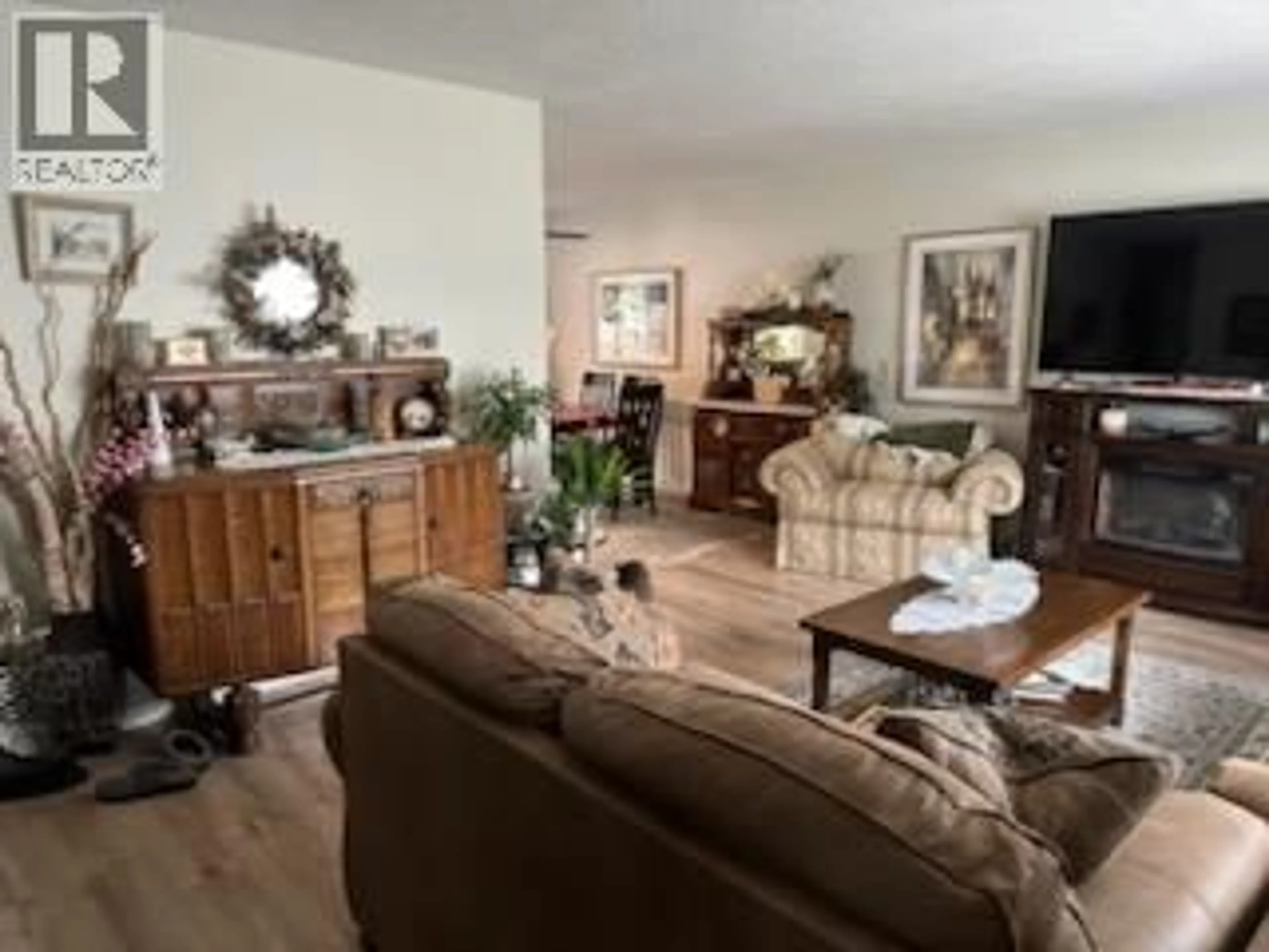 Living room with furniture, unknown for 817 KIMBERLEY AVENUE, Greenwood British Columbia V0H1J0