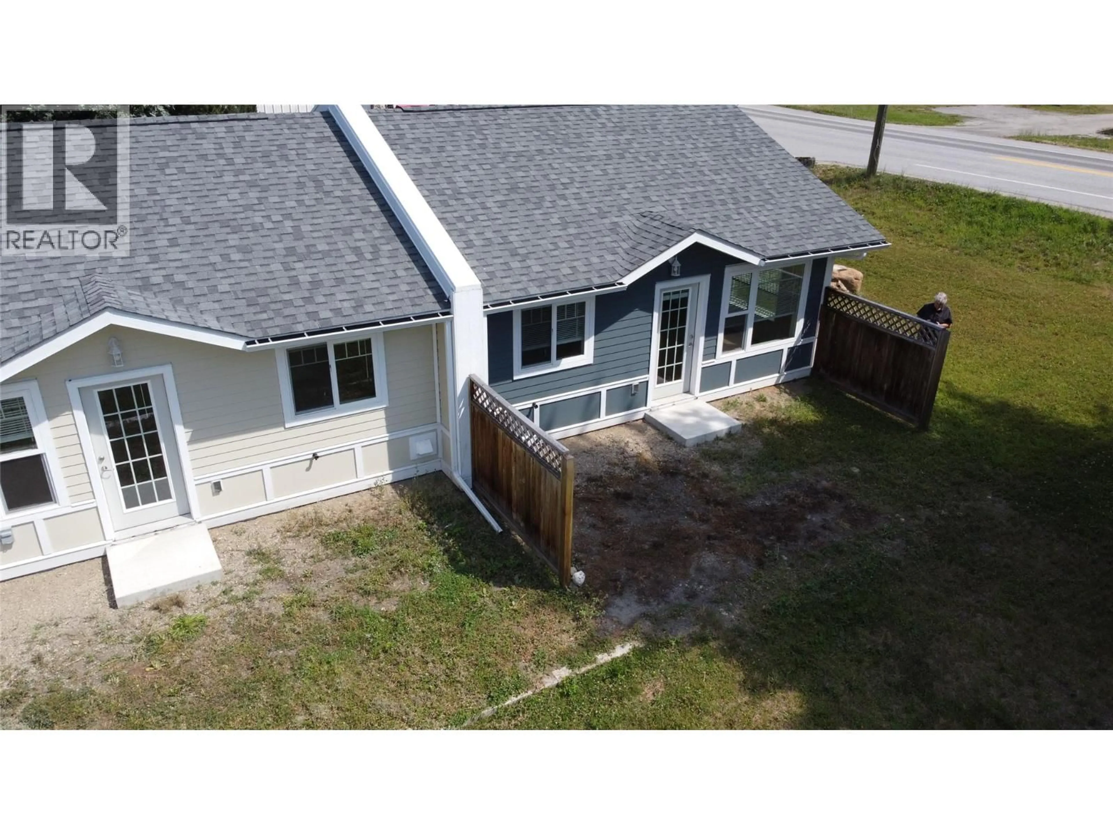 A pic from outside/outdoor area/front of a property/back of a property/a pic from drone, building for 4 - 611 CASLEY COURT, New Denver British Columbia V0G1S1