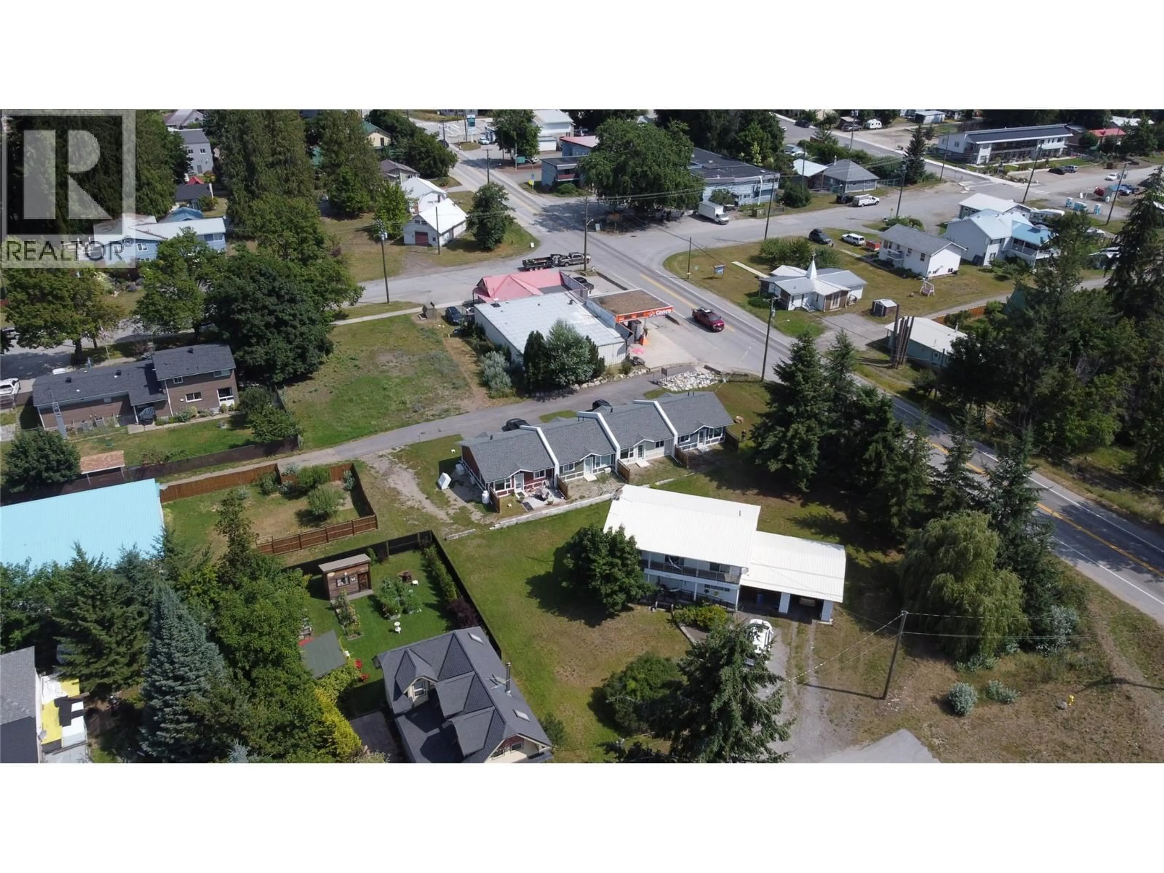A pic from outside/outdoor area/front of a property/back of a property/a pic from drone, street for 4 - 611 CASLEY COURT, New Denver British Columbia V0G1S1