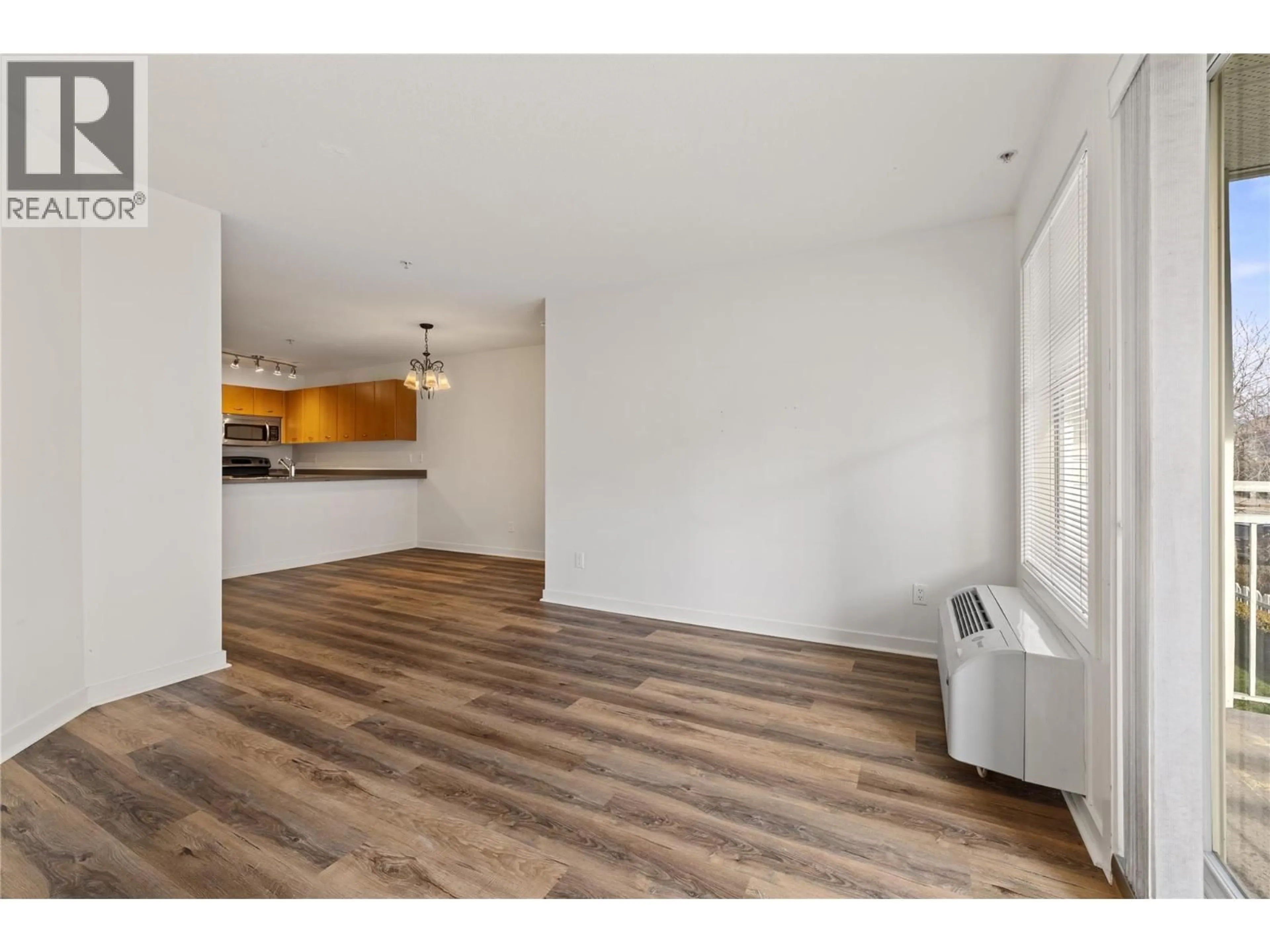 A pic of a room for 212 - 539 YATES ROAD, Kelowna British Columbia V1V2T8