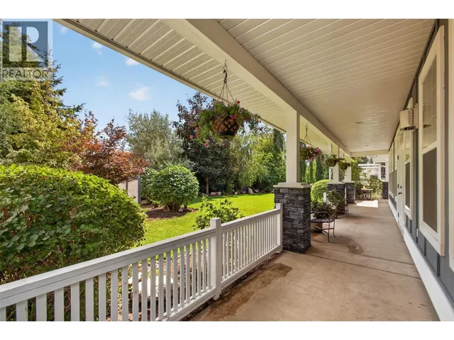 7272 DUNWATERS ROAD, Kelowna 5