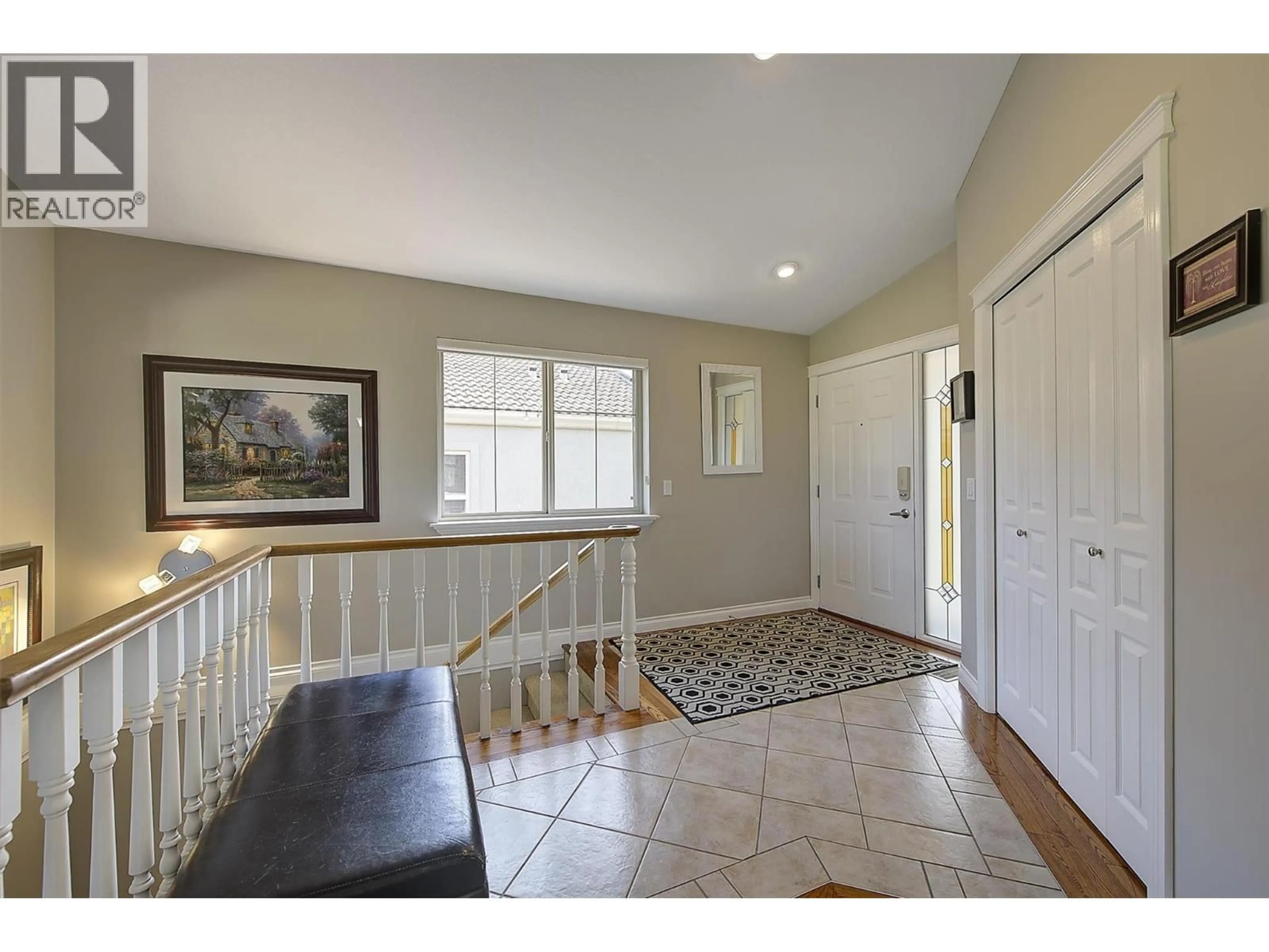 Indoor entryway for 131 - 2455 QUAIL RIDGE BOULEVARD, Kelowna British Columbia V1V2S8