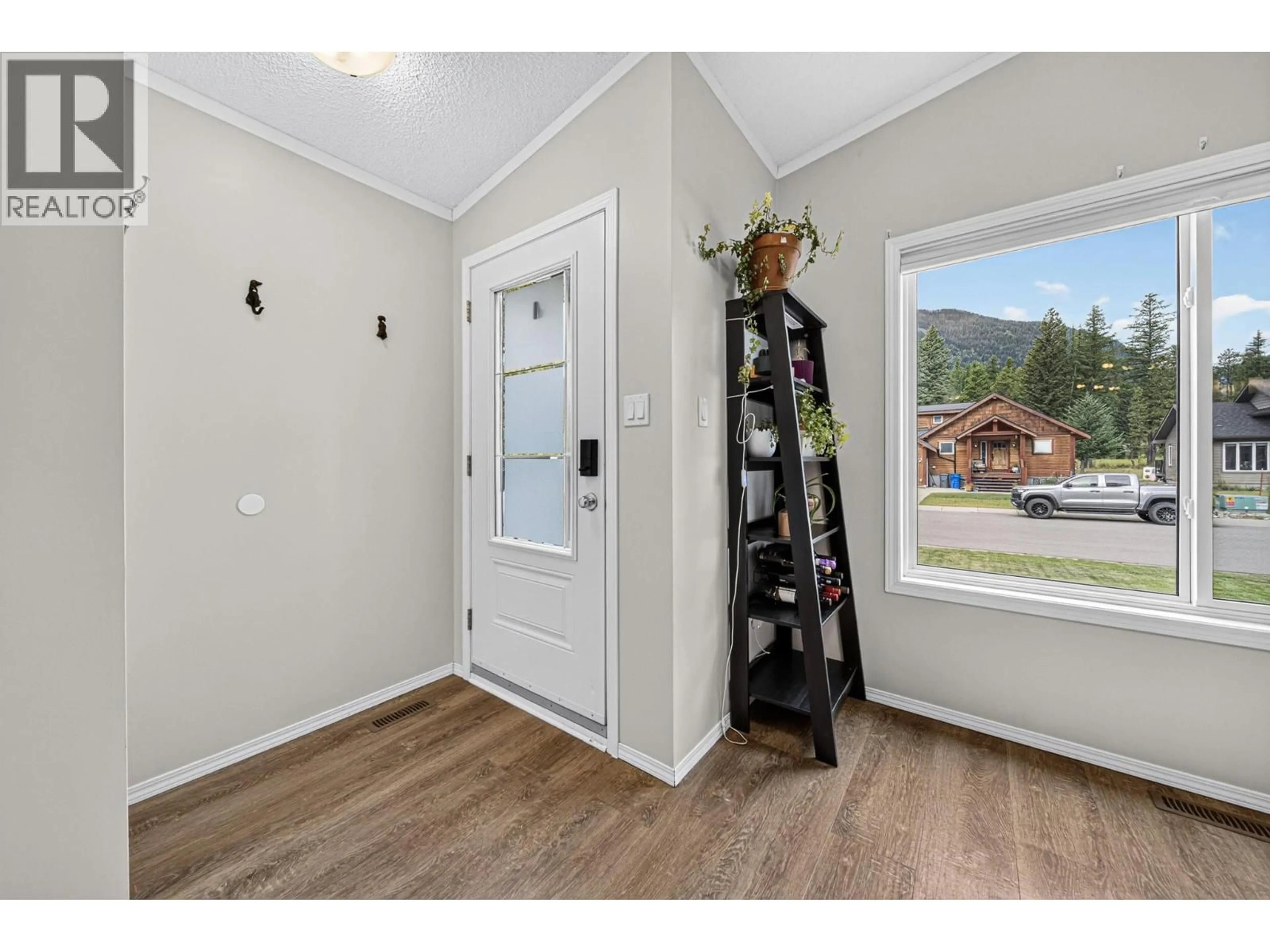 Indoor entryway for 2064 GOLDEN EAGLE DRIVE, Sparwood British Columbia V0B2G2