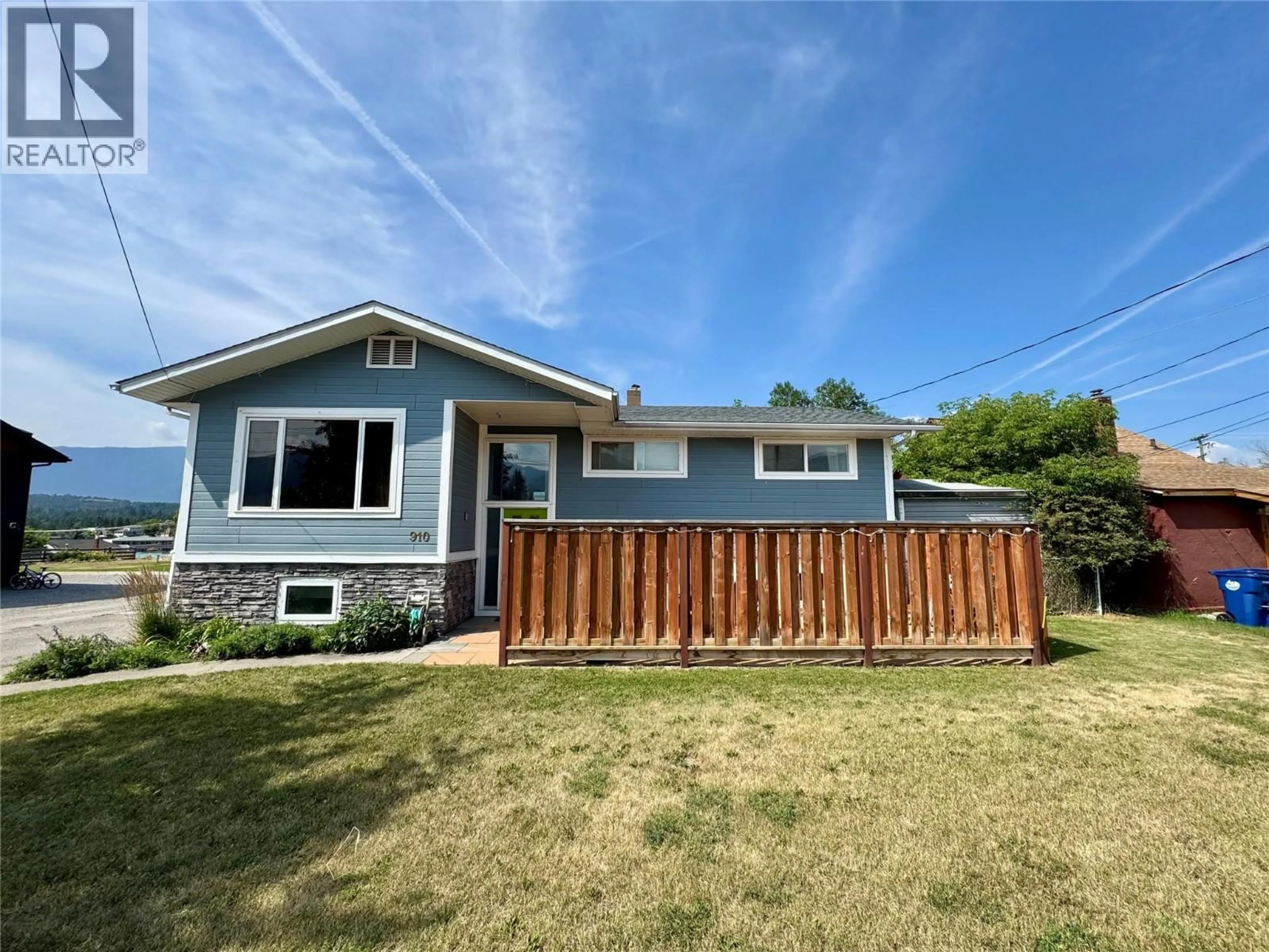 Unknown for 910 5TH AVE AVENUE, Invermere British Columbia V0A1K0
