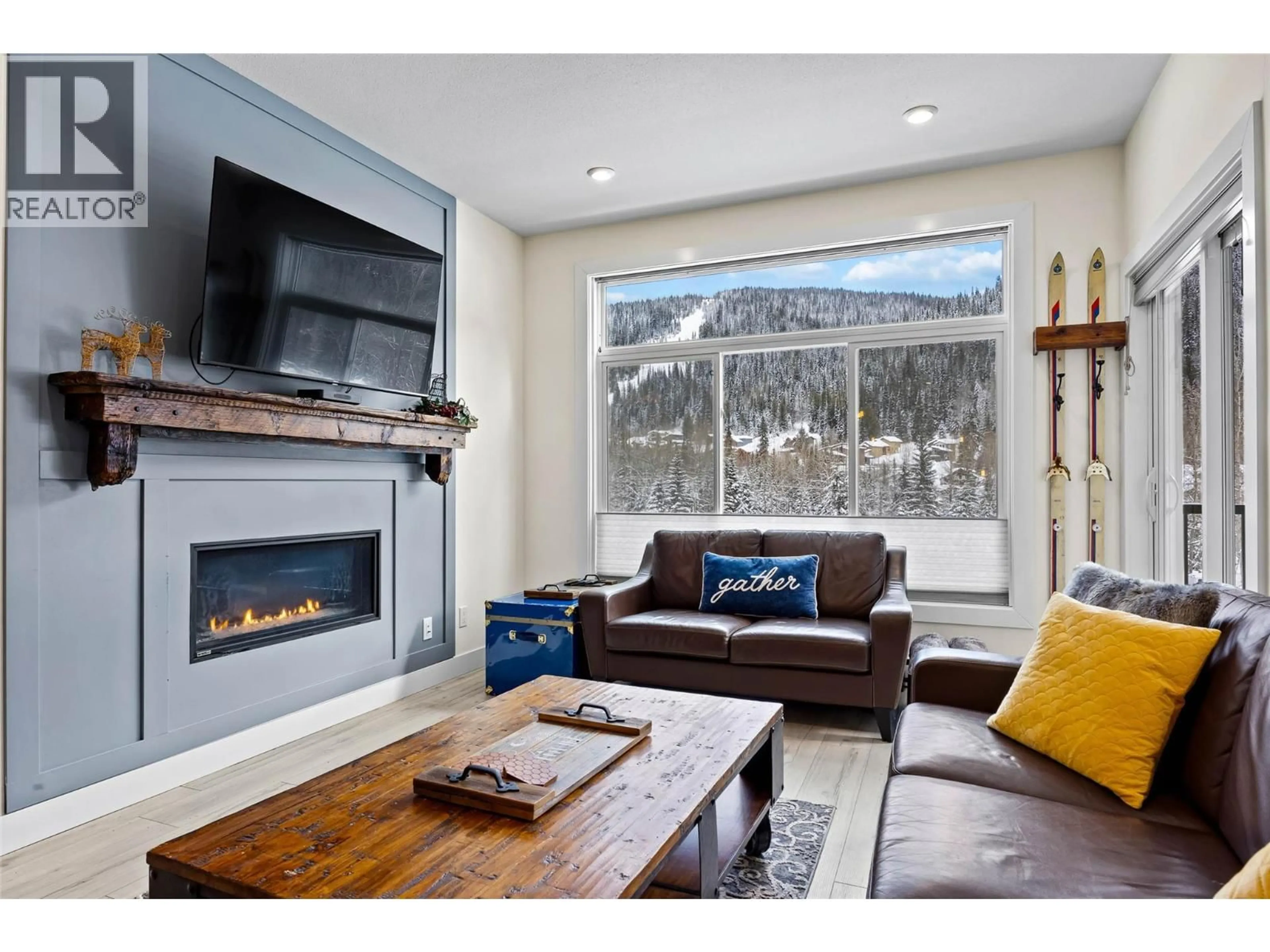 Living room with furniture, wood/laminate floor for 24 - 1240 ALPINE ROAD, Sun Peaks British Columbia V0E5N0