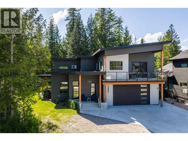 1005 WILLIAMS GATE LANE, Revelstoke 2